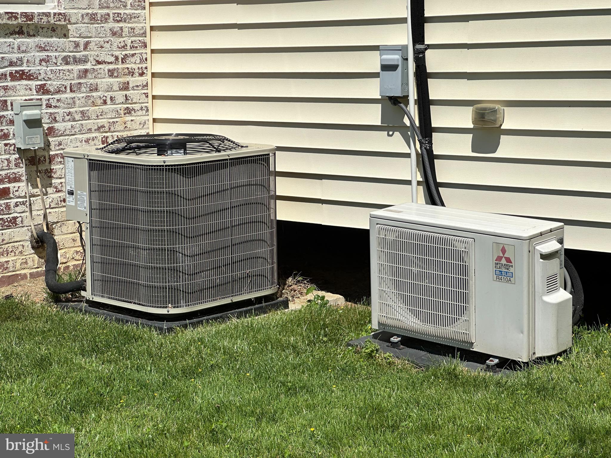 KENSINGTON HEIGHTS - Residential