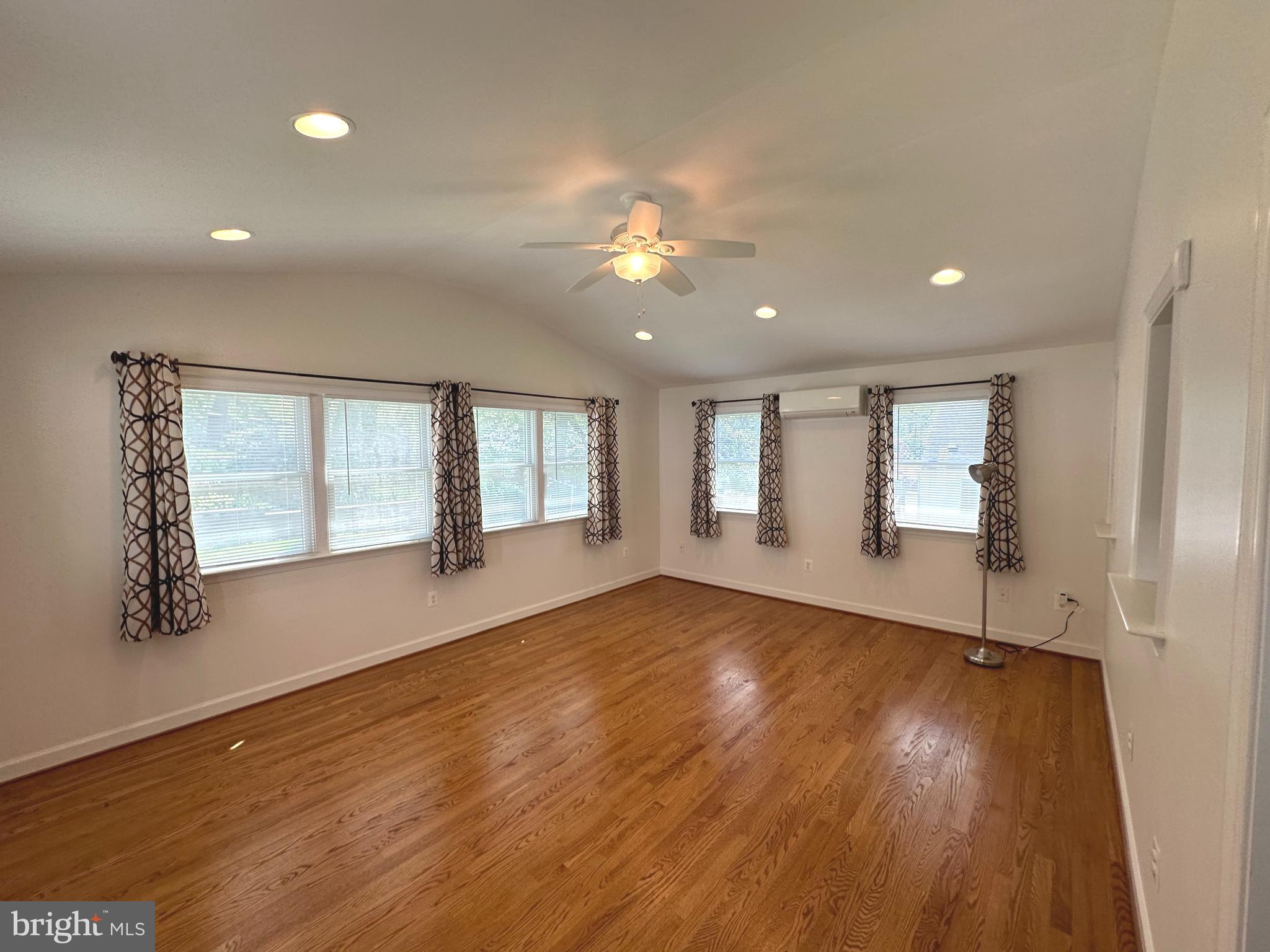 KENSINGTON HEIGHTS - Residential