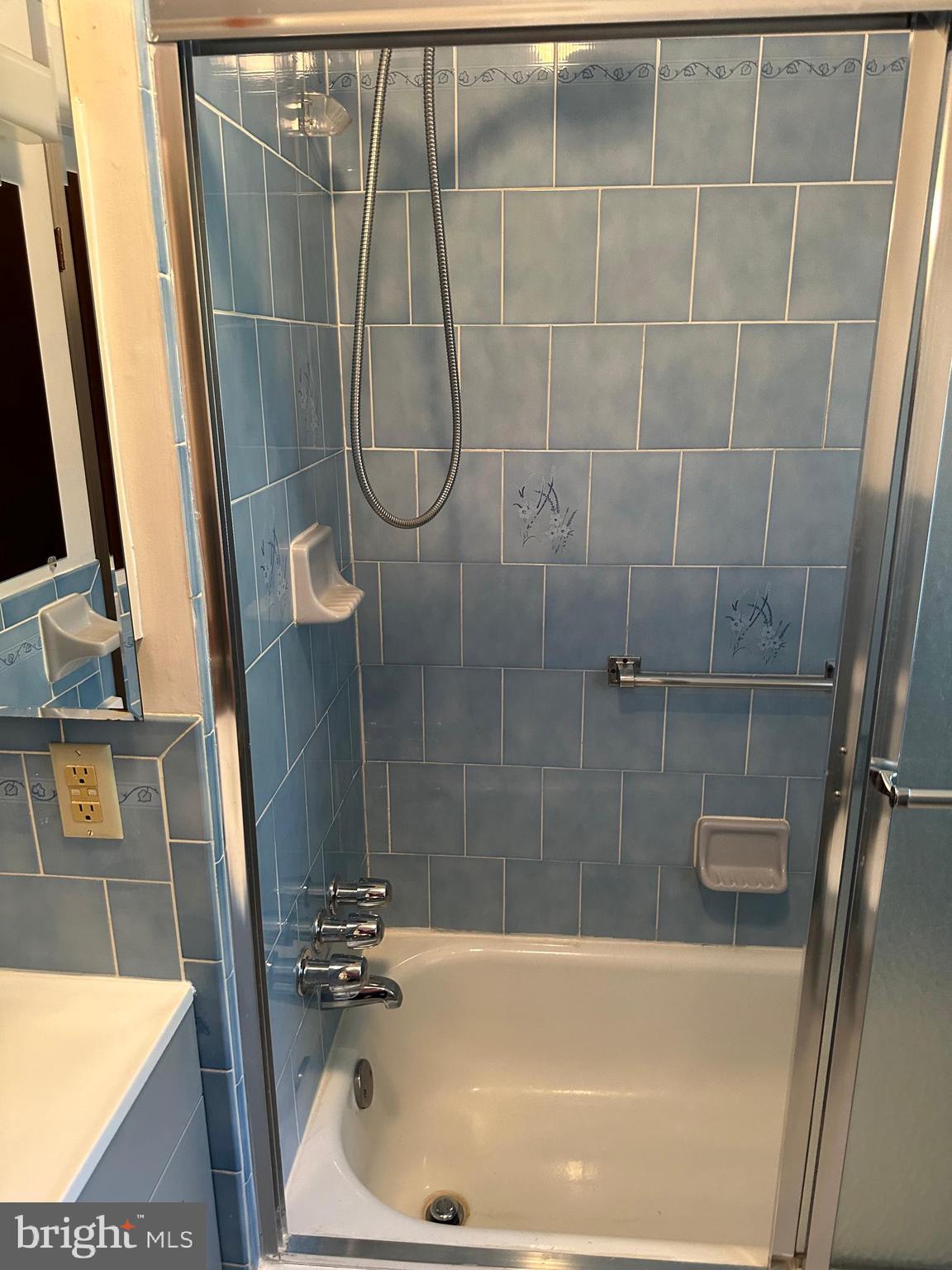 KENSINGTON HEIGHTS - Residential