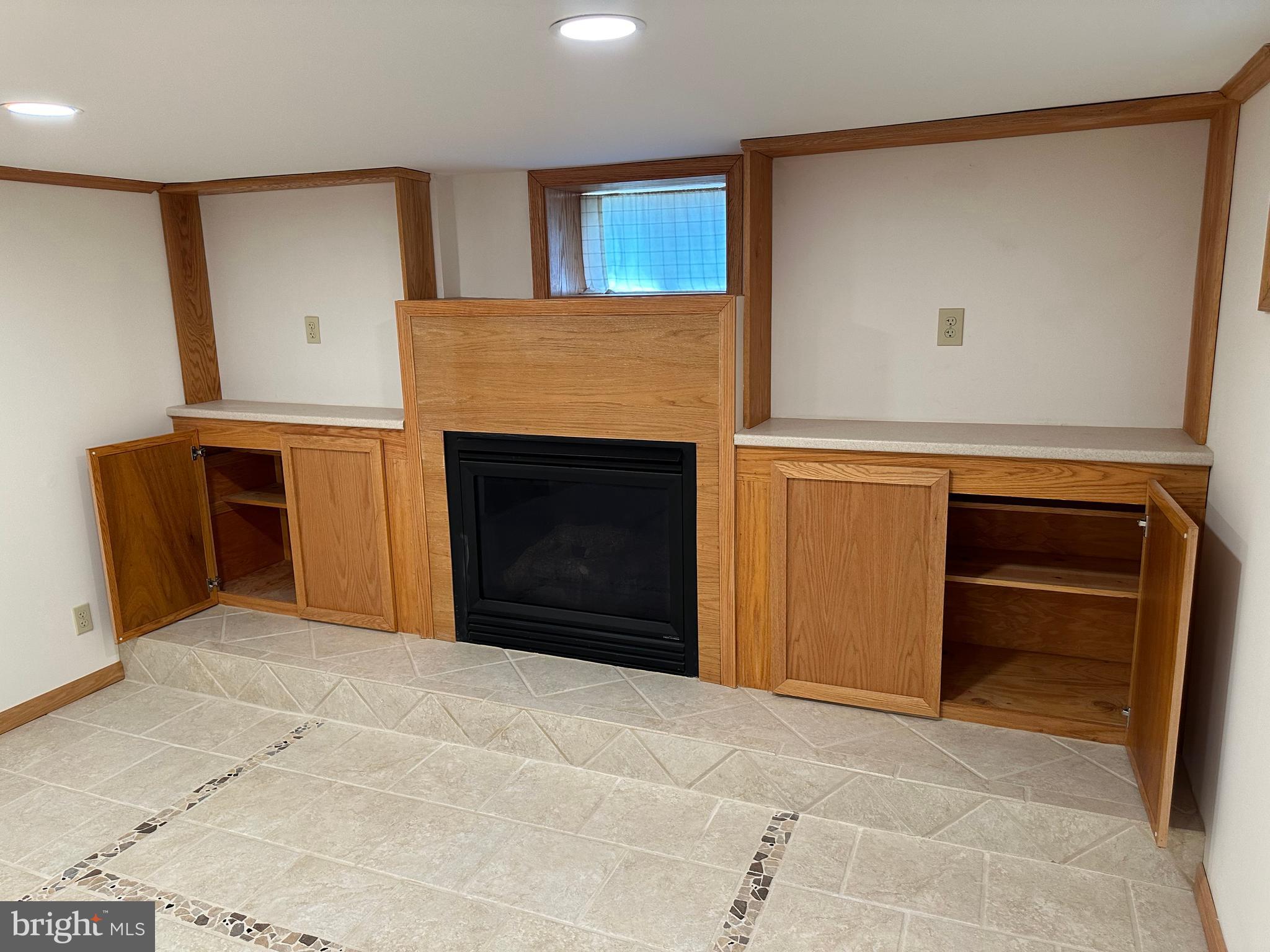 KENSINGTON HEIGHTS - Residential