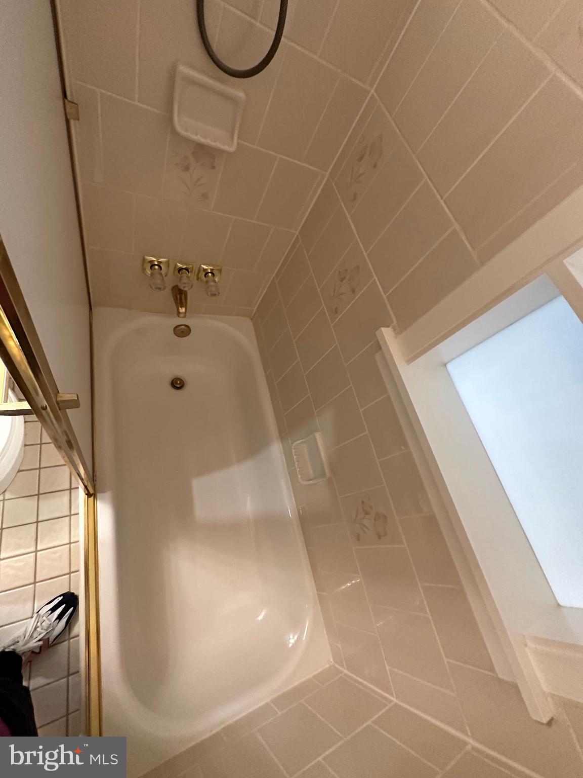 KENSINGTON HEIGHTS - Residential