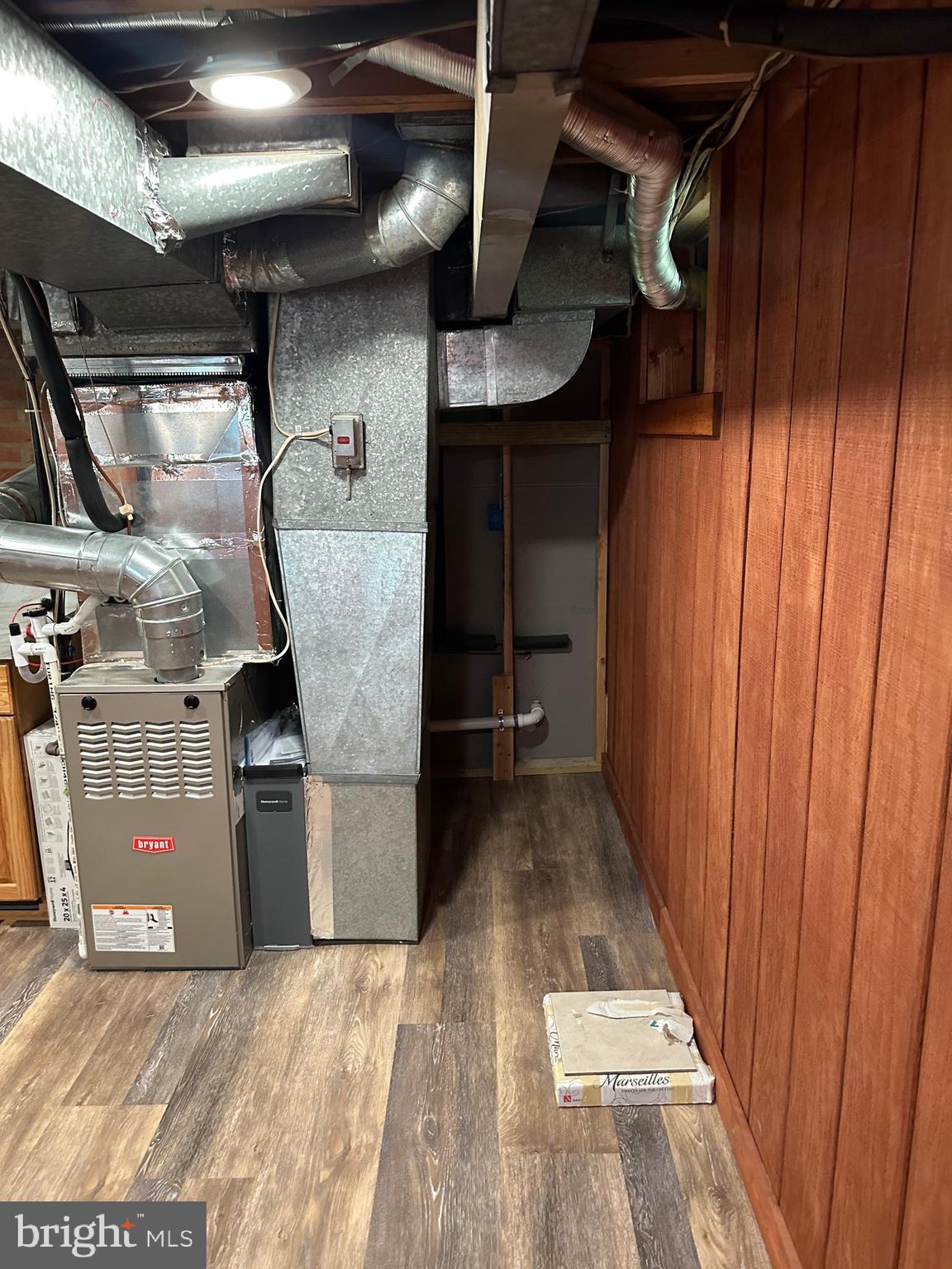 KENSINGTON HEIGHTS - Residential