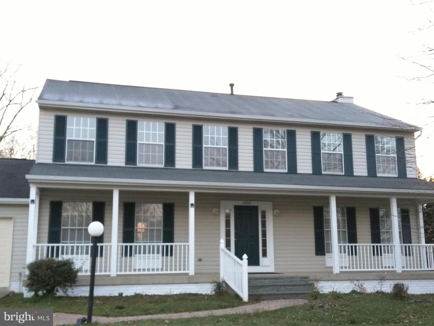 MOTIVATED/SELLER   SFH with finished/wlk out bsmt 3208 sq ft.  Located in Kimberwick/SADDLE BROOK. MBR with 16ft ceiling, WIC, & jaczi bath.Hse features - Hrwd flrs, FIREPLACE, laundry, 2 car gar,  kit with granite, s/s appl, custom cab., rear DECK with Screened sitting area. NO HOA FEES(!). Shopping Centers/Rest within 7 minutes.