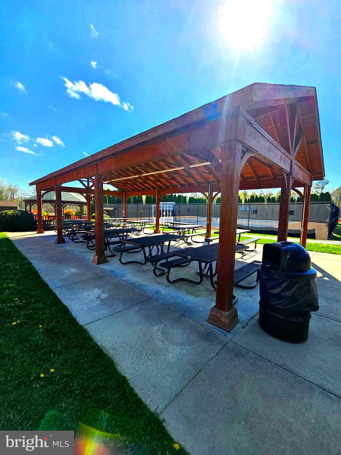 LAKE OF THE WOODS - Residential Lease