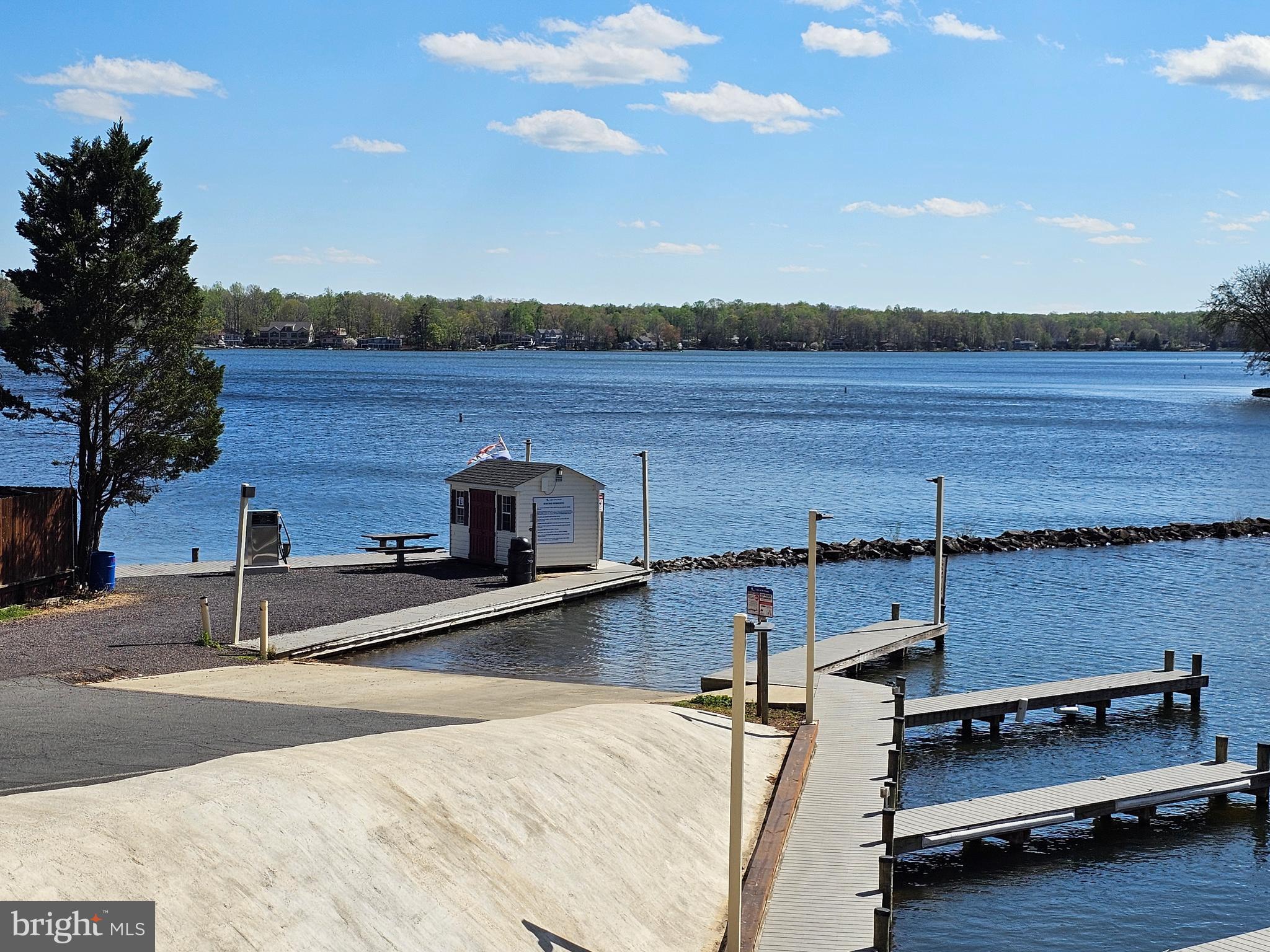 LAKE OF THE WOODS - Residential Lease