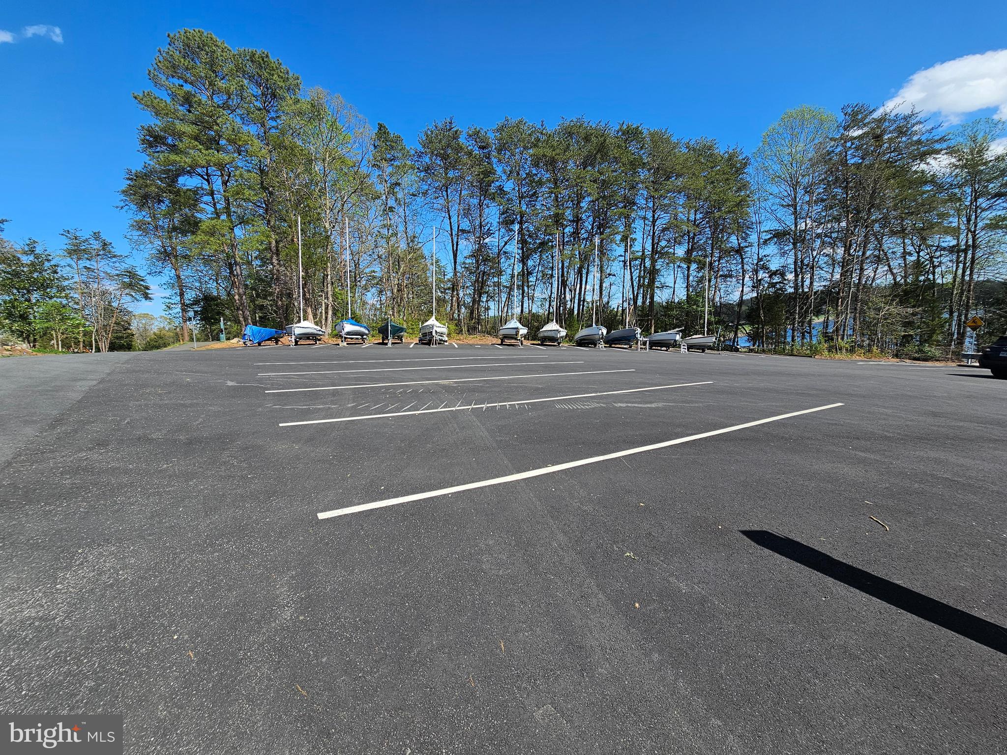 LAKE OF THE WOODS - Residential Lease