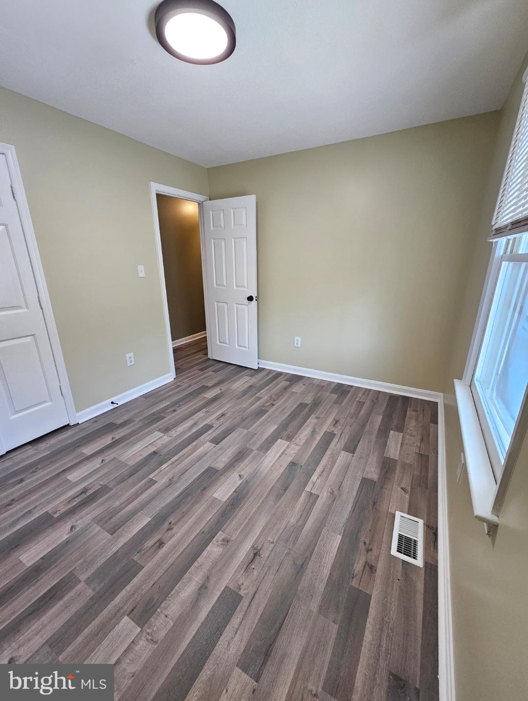 LAKE OF THE WOODS - Residential Lease