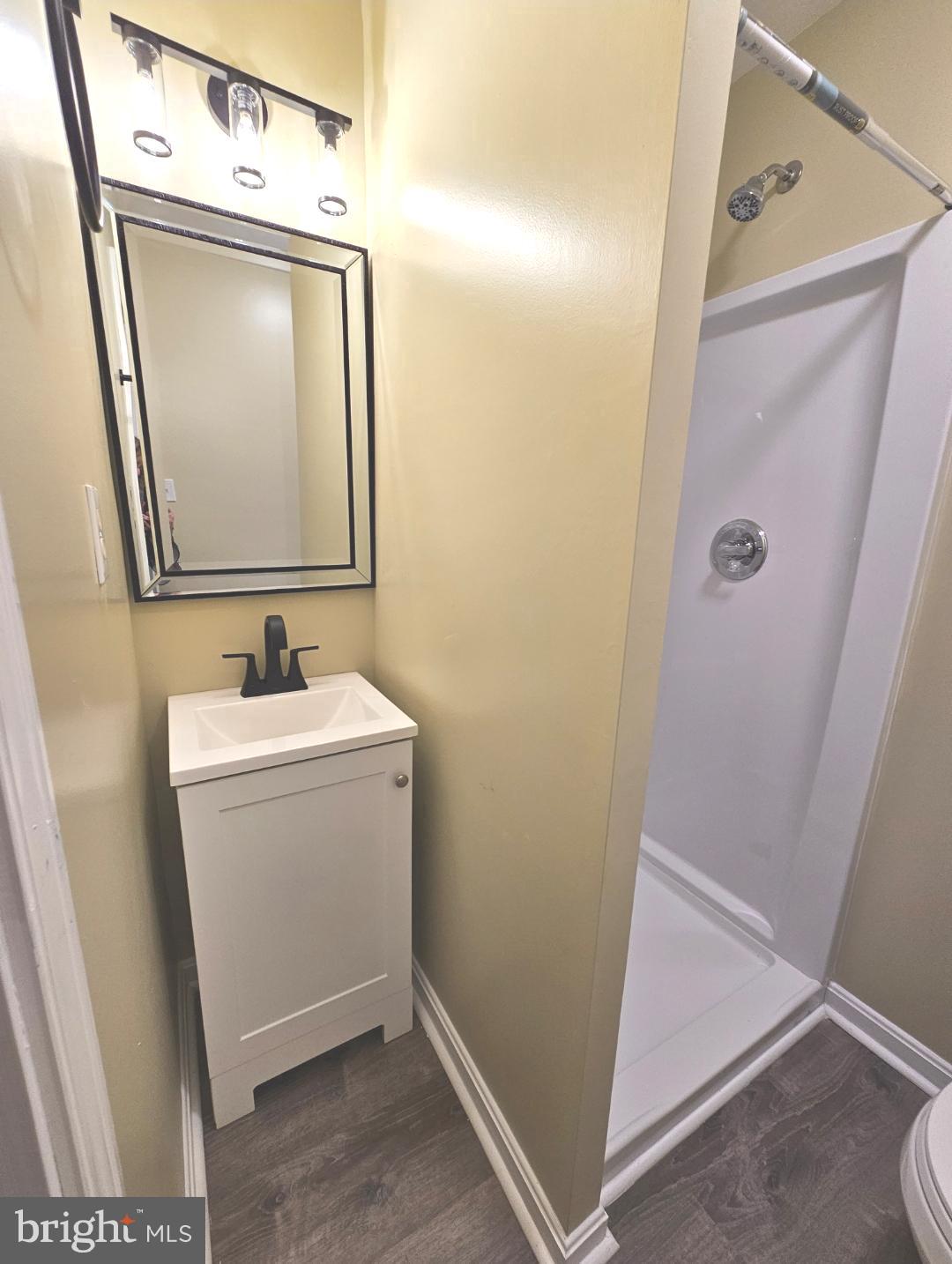 LAKE OF THE WOODS - Residential Lease