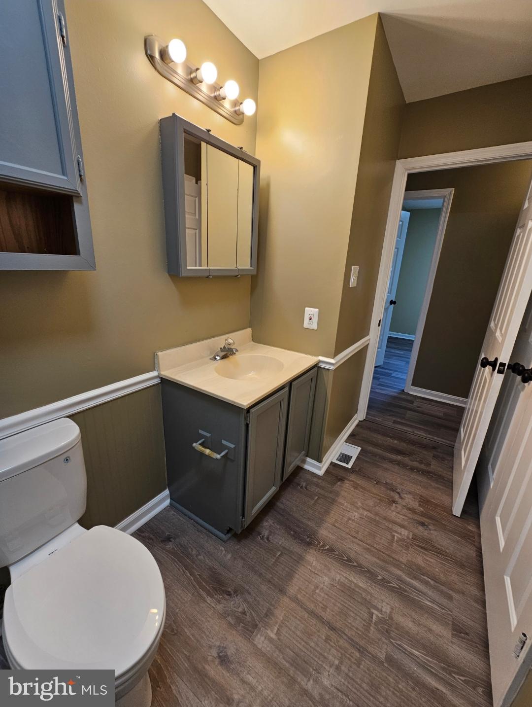 LAKE OF THE WOODS - Residential Lease