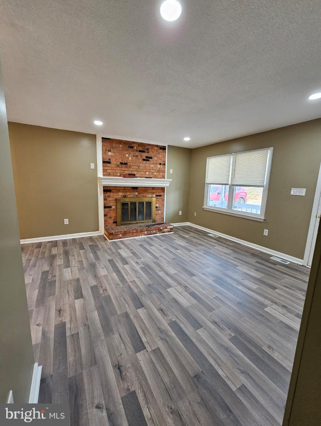 LAKE OF THE WOODS - Residential Lease