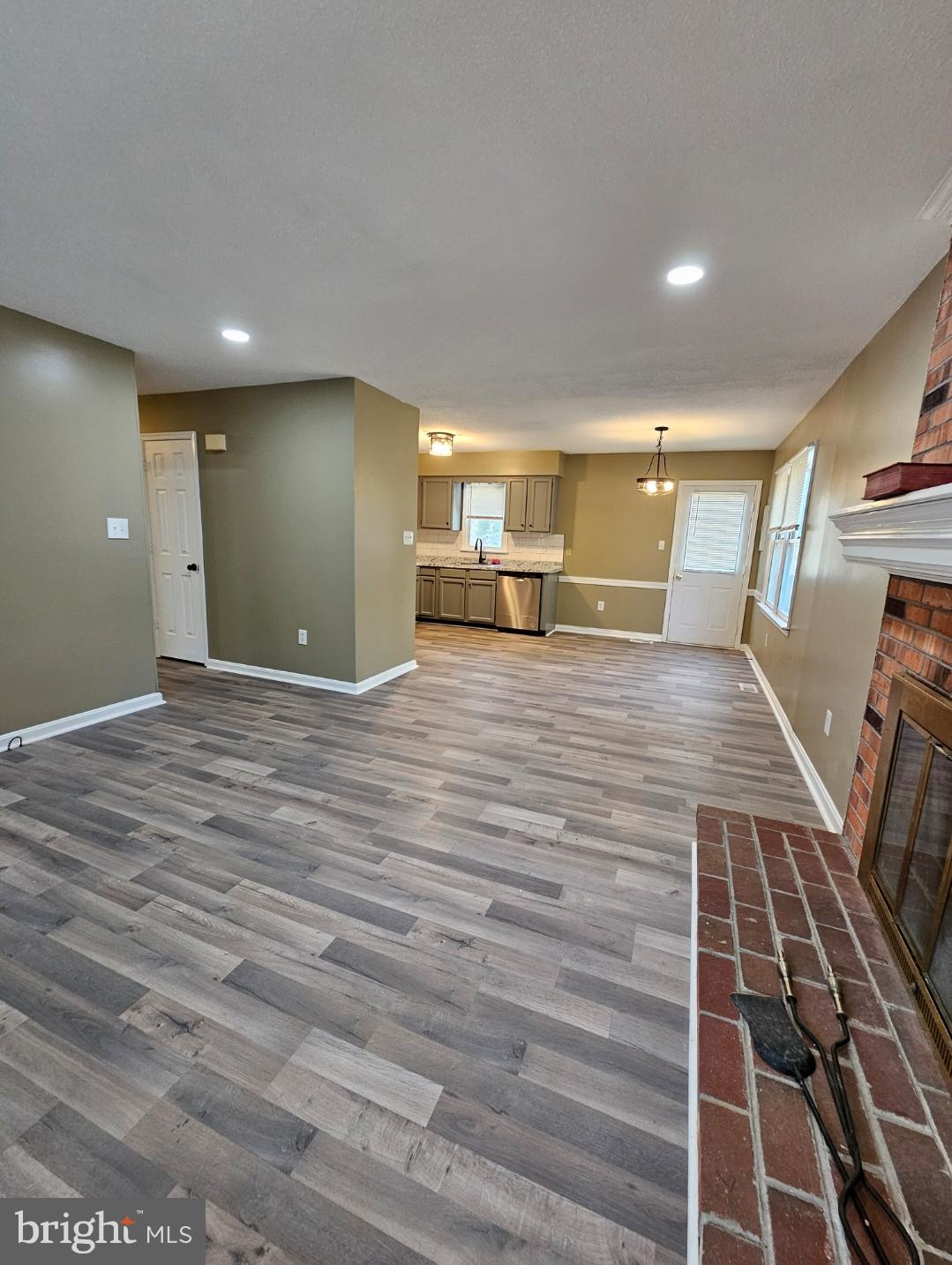 LAKE OF THE WOODS - Residential Lease