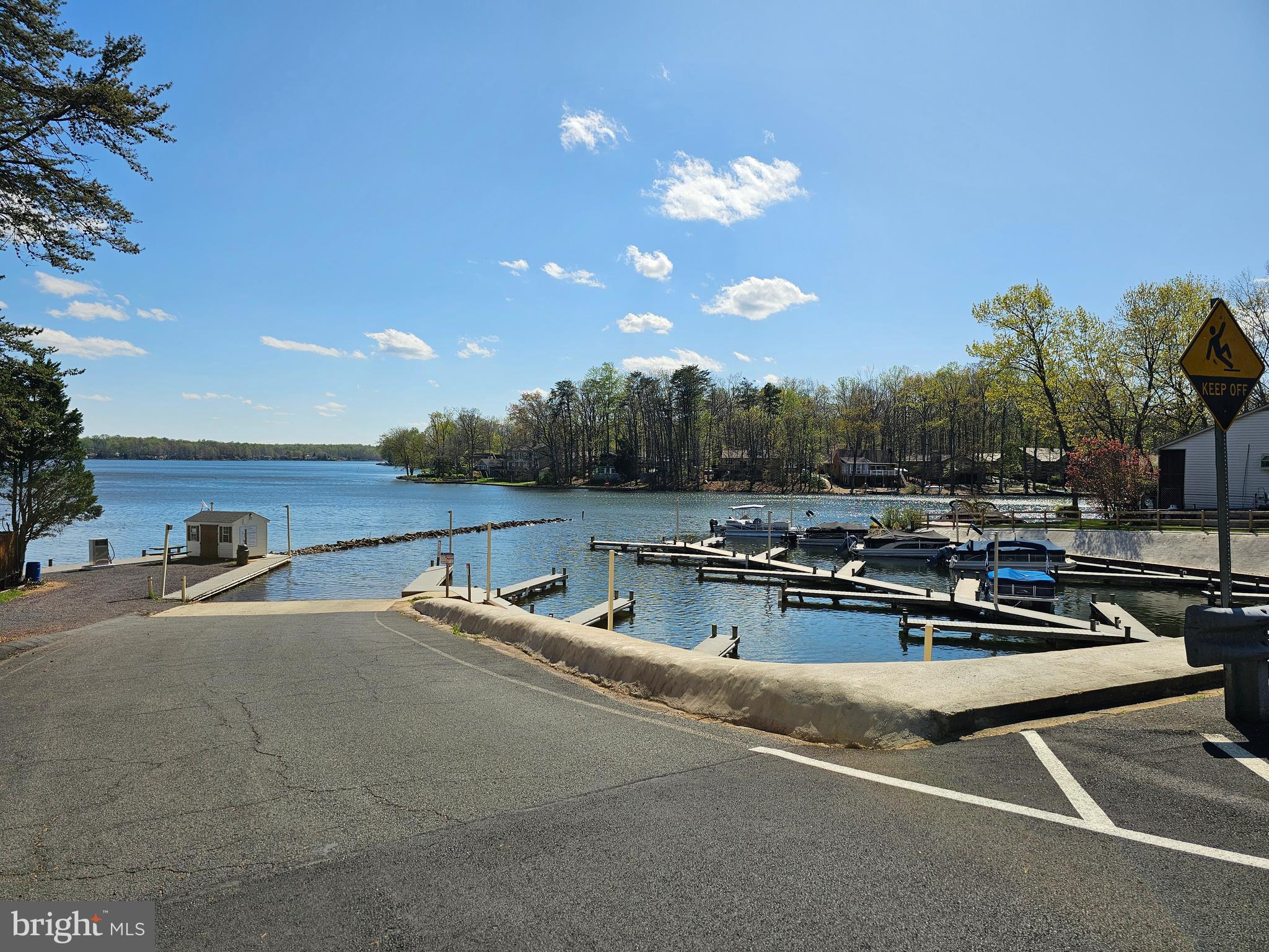 LAKE OF THE WOODS - Residential Lease