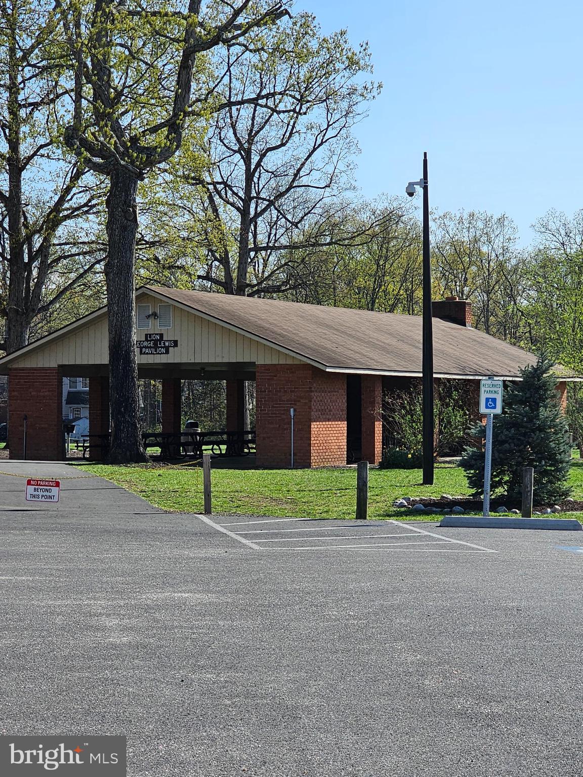 LAKE OF THE WOODS - Residential Lease