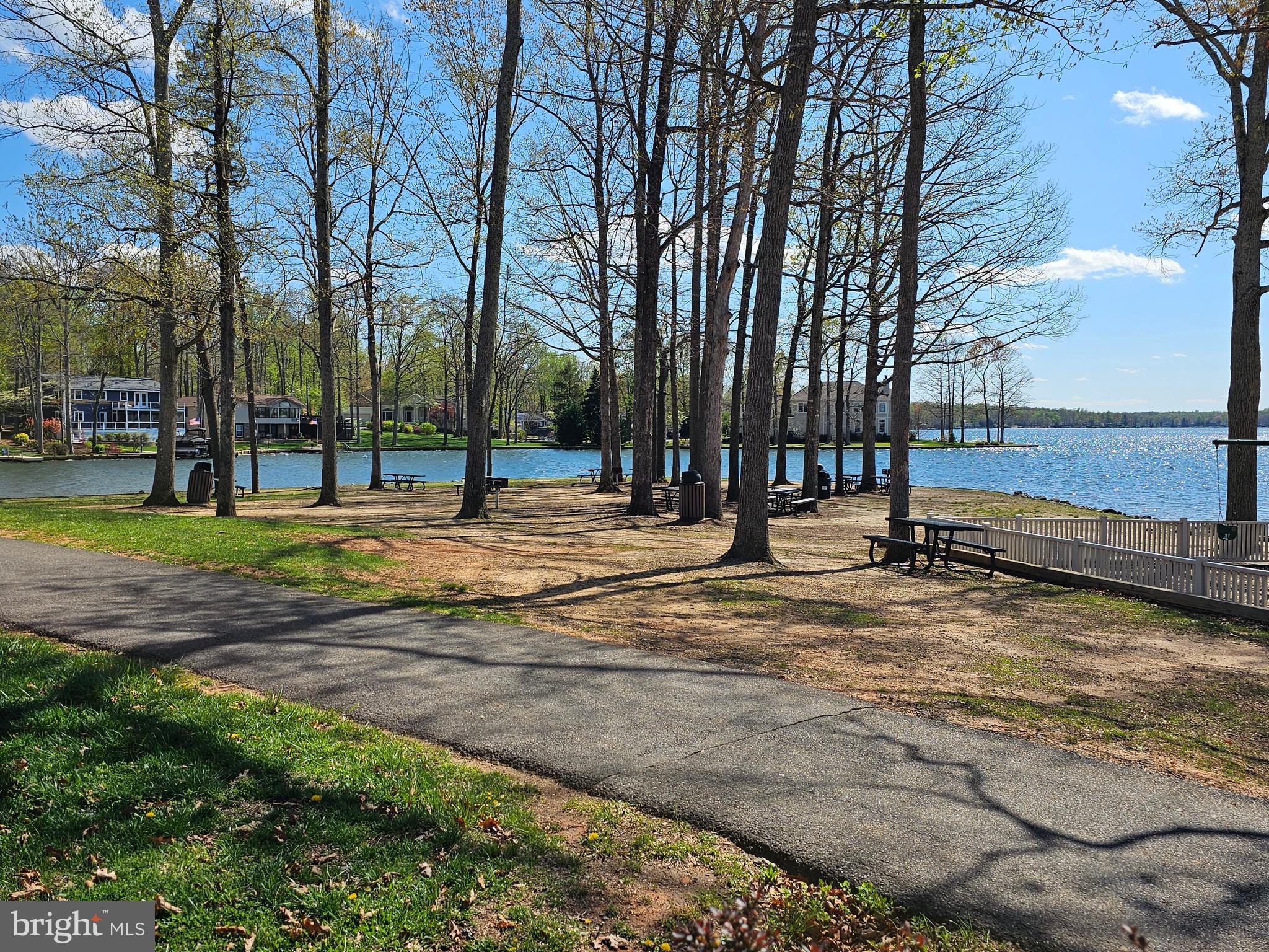 LAKE OF THE WOODS - Residential Lease