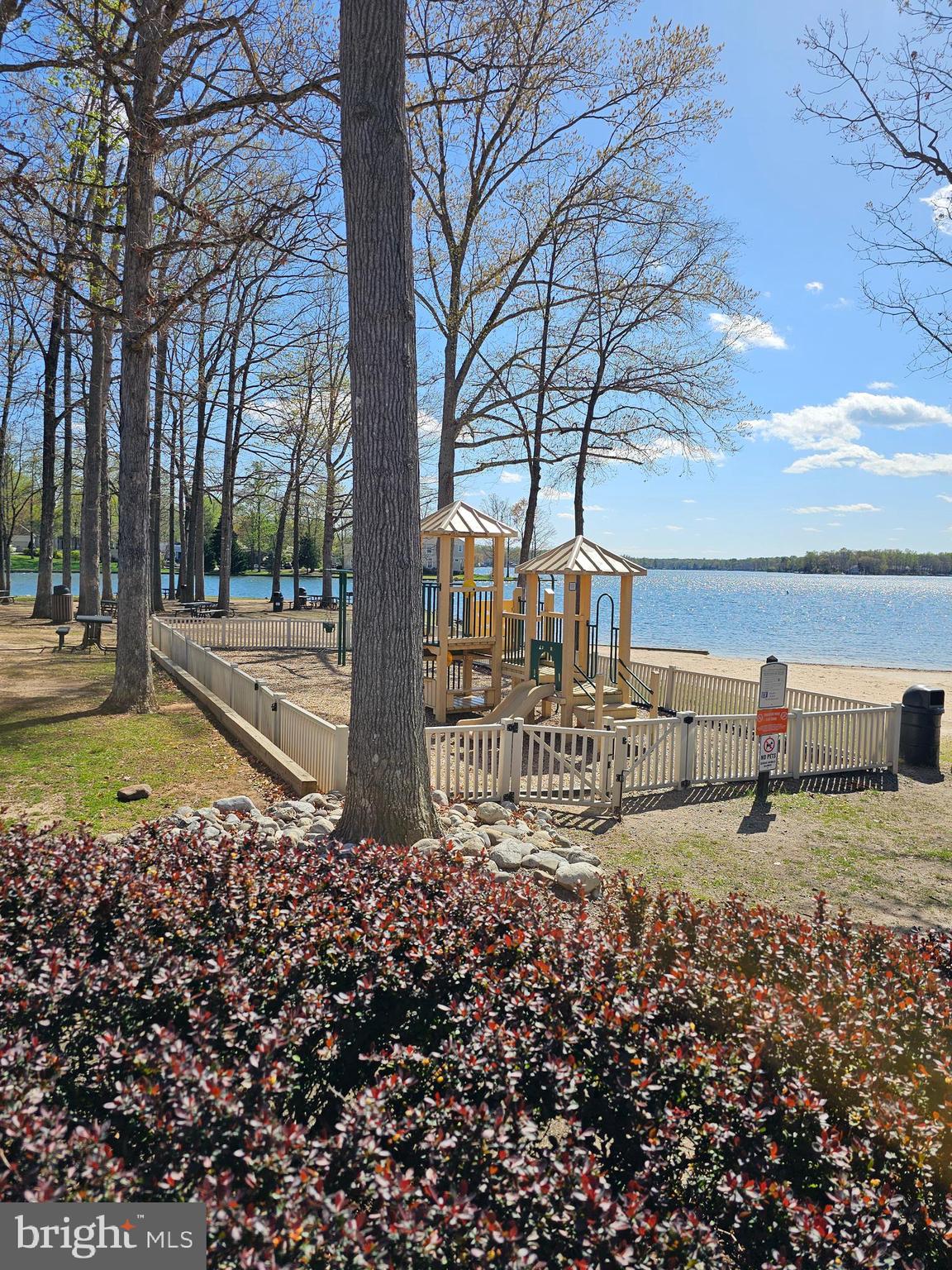 LAKE OF THE WOODS - Residential Lease