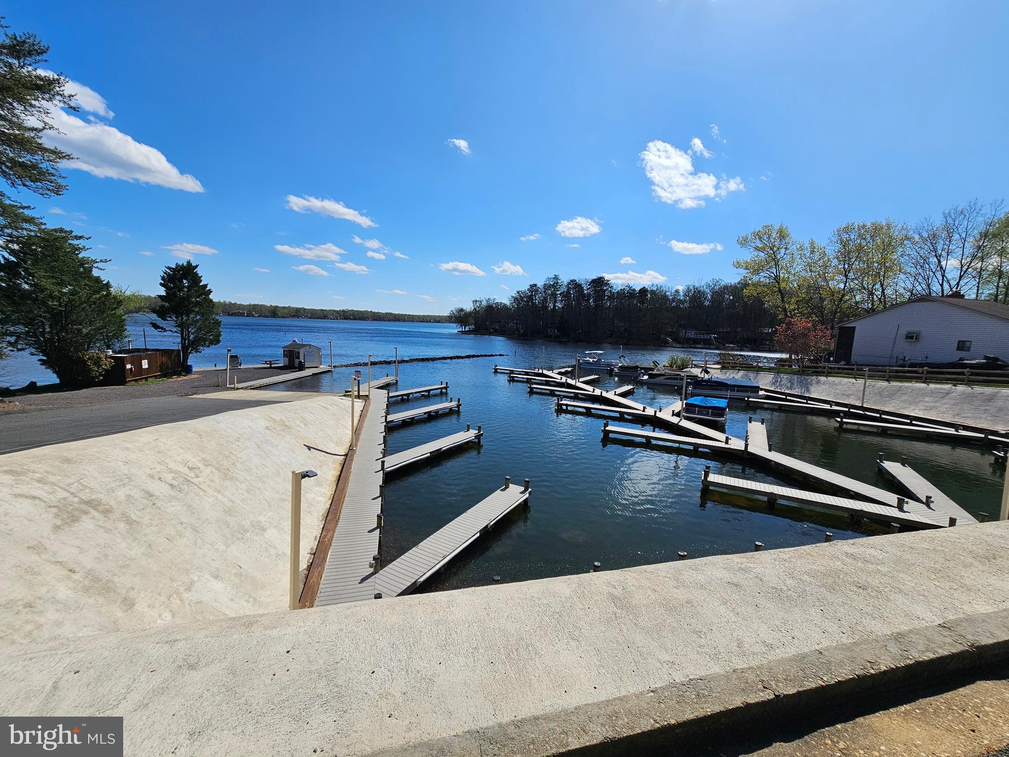 LAKE OF THE WOODS - Residential Lease