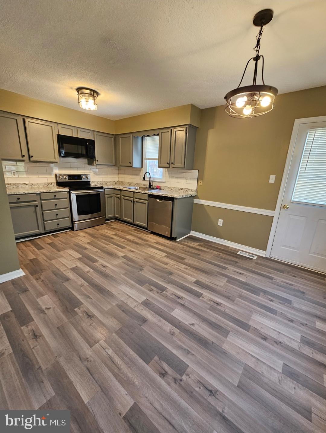 LAKE OF THE WOODS - Residential Lease