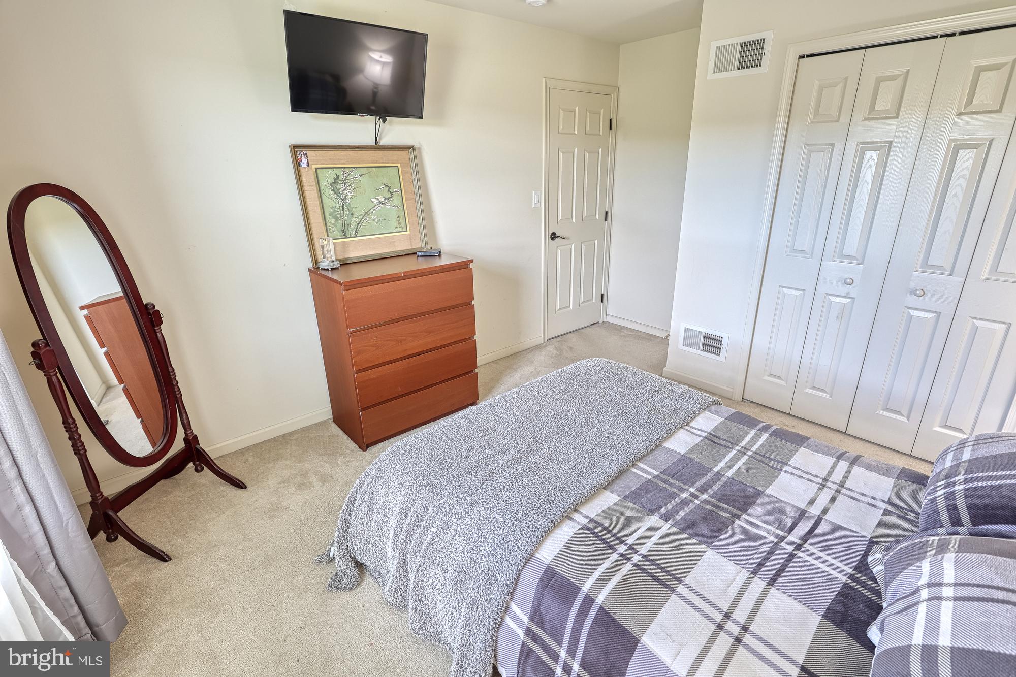 LAUREL VISTAS - Residential