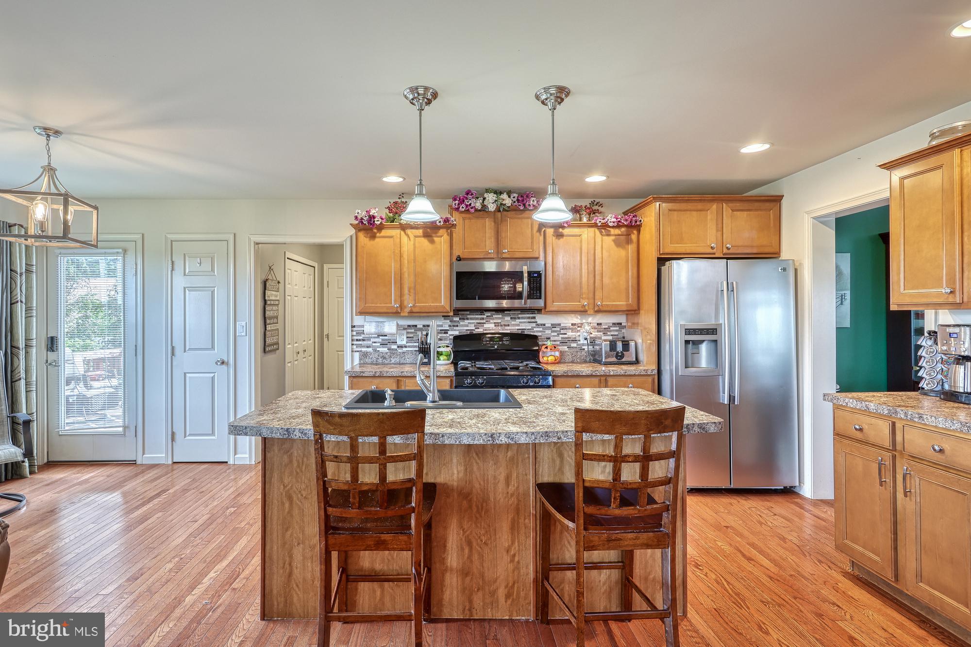 LAUREL VISTAS - Residential