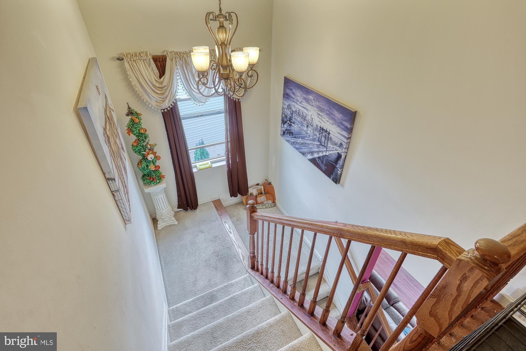 LAUREL VISTAS - Residential