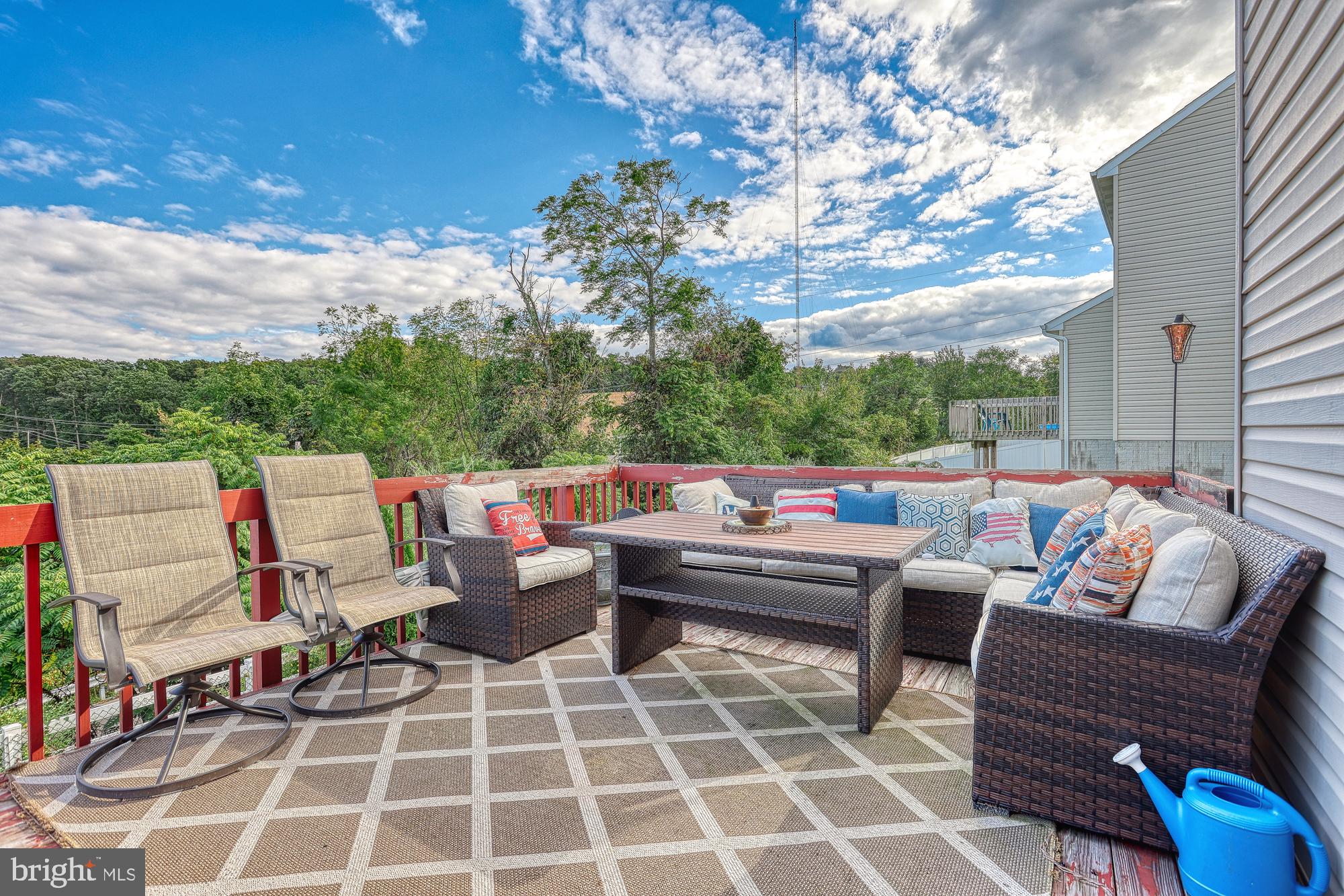 LAUREL VISTAS - Residential