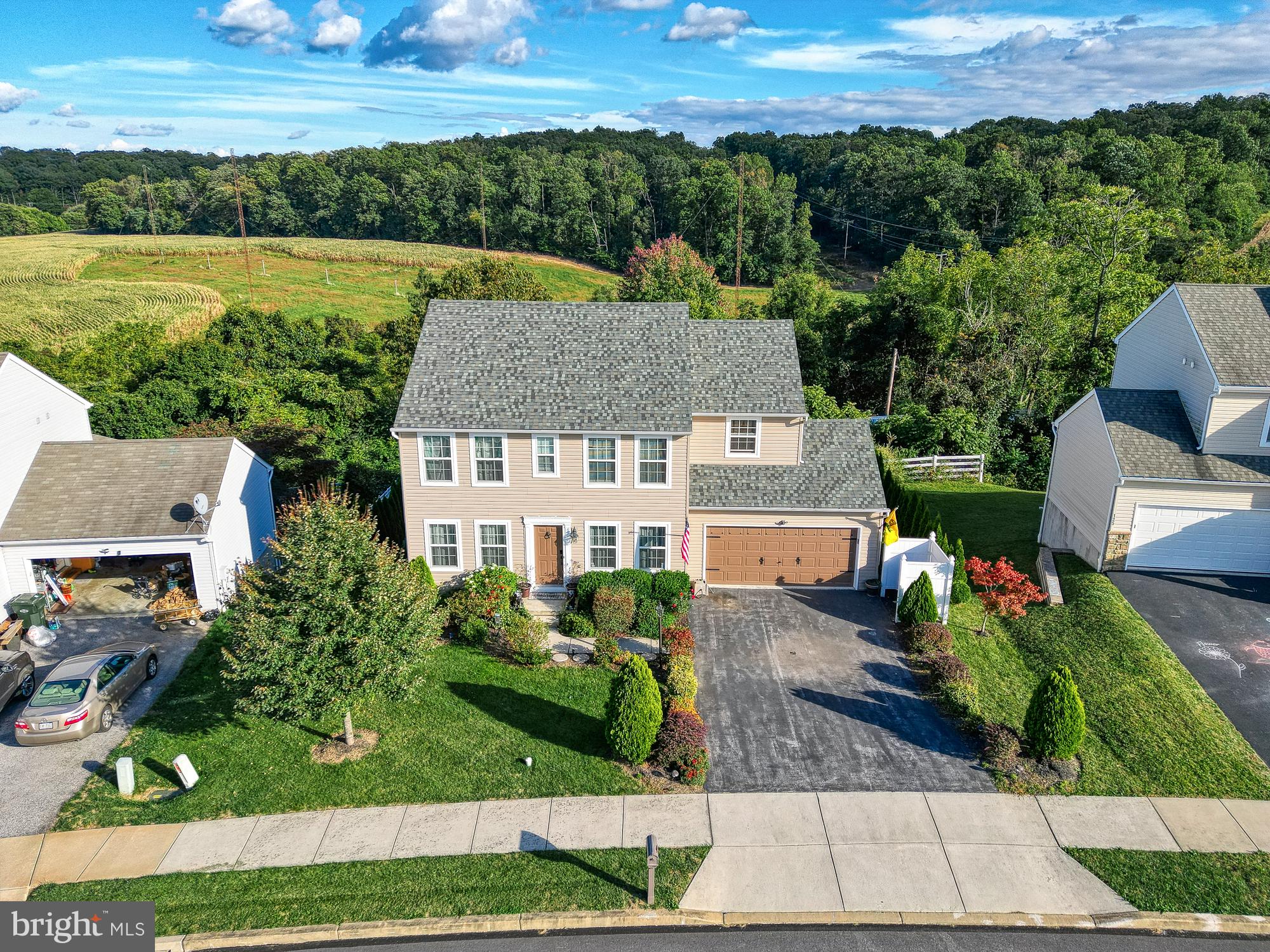 LAUREL VISTAS - Residential