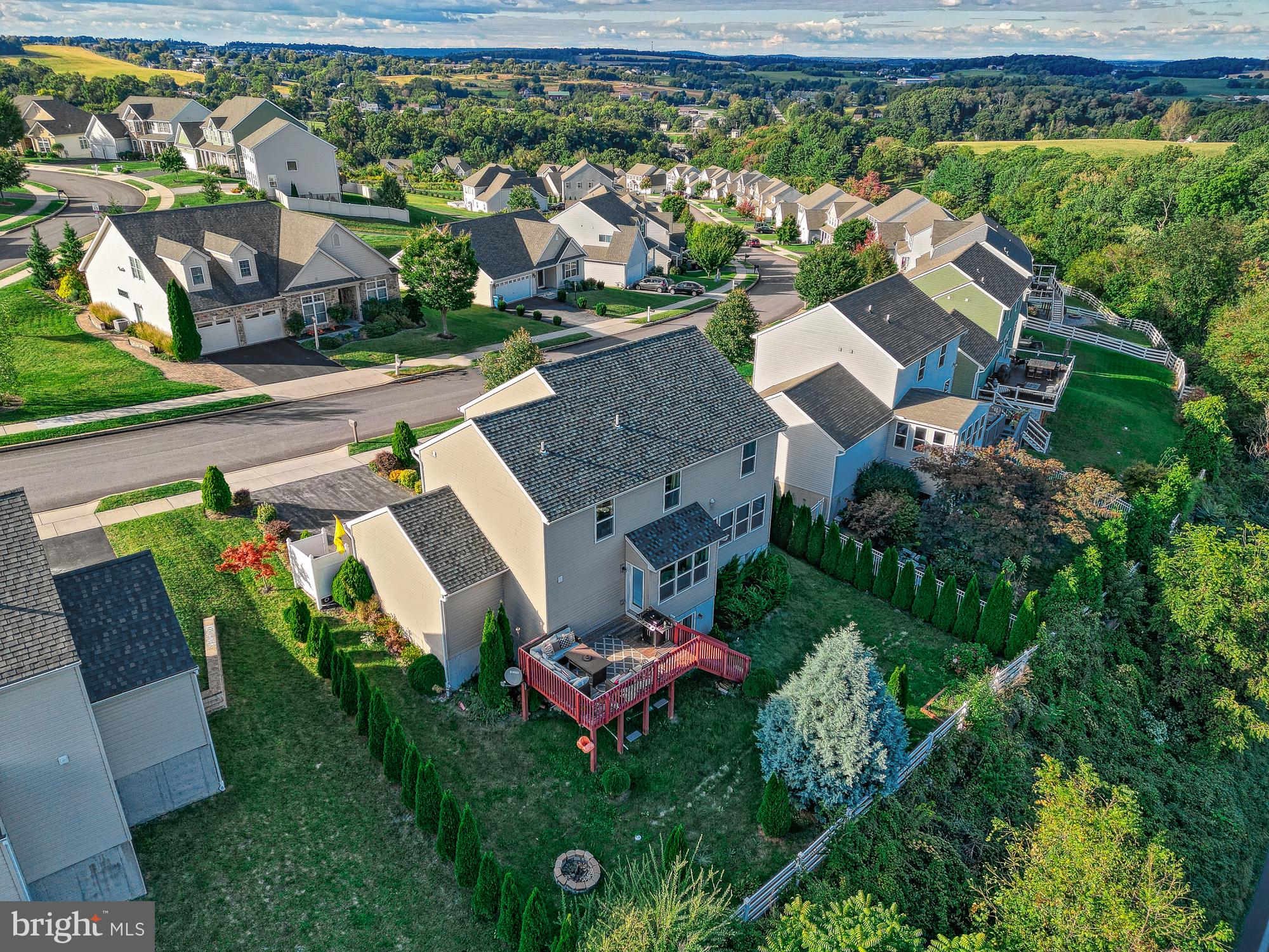 LAUREL VISTAS - Residential