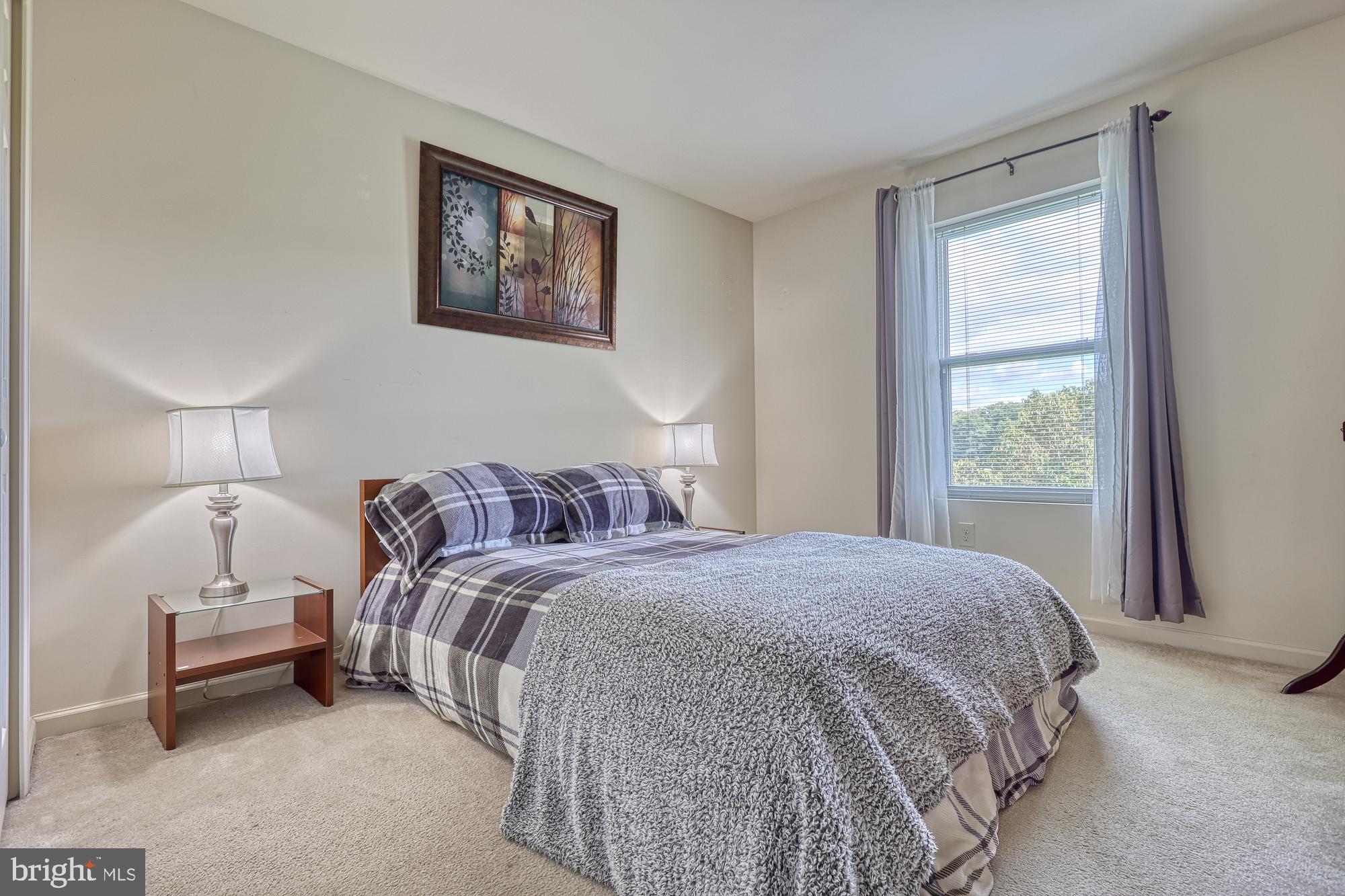 LAUREL VISTAS - Residential