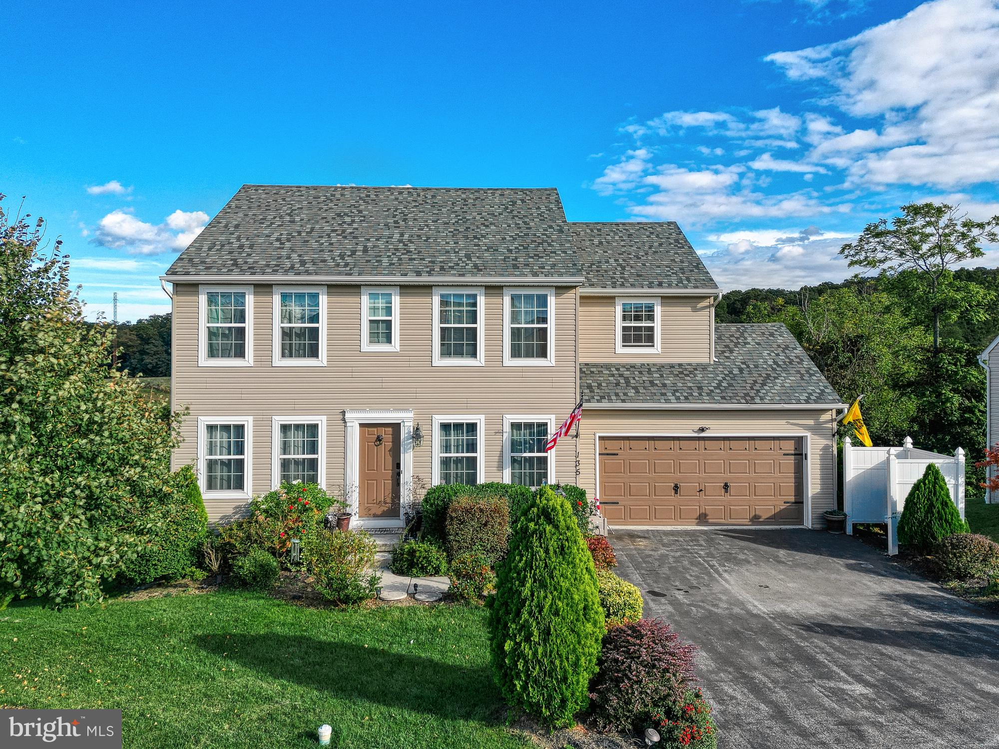 LAUREL VISTAS - Residential