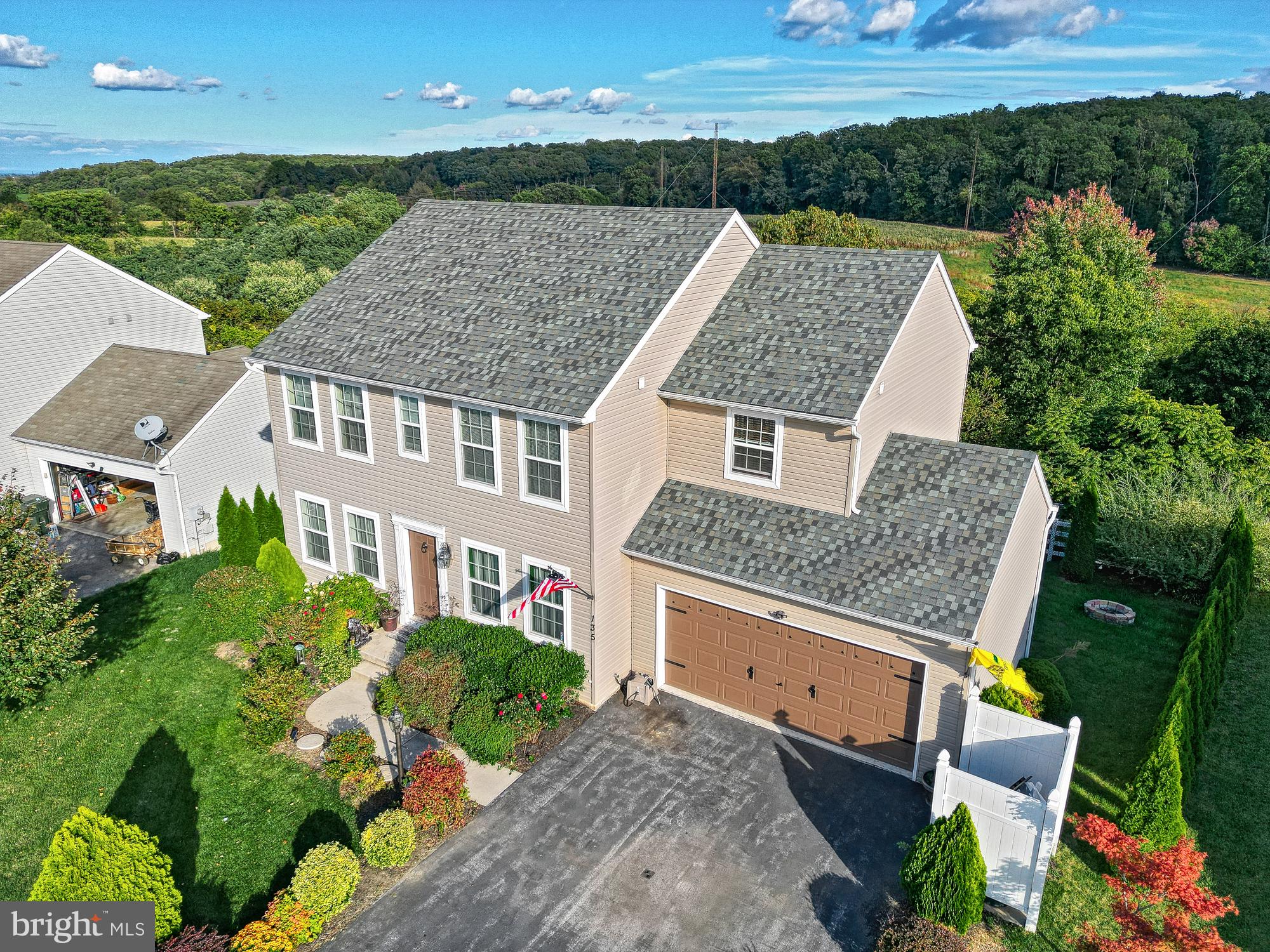 LAUREL VISTAS - Residential