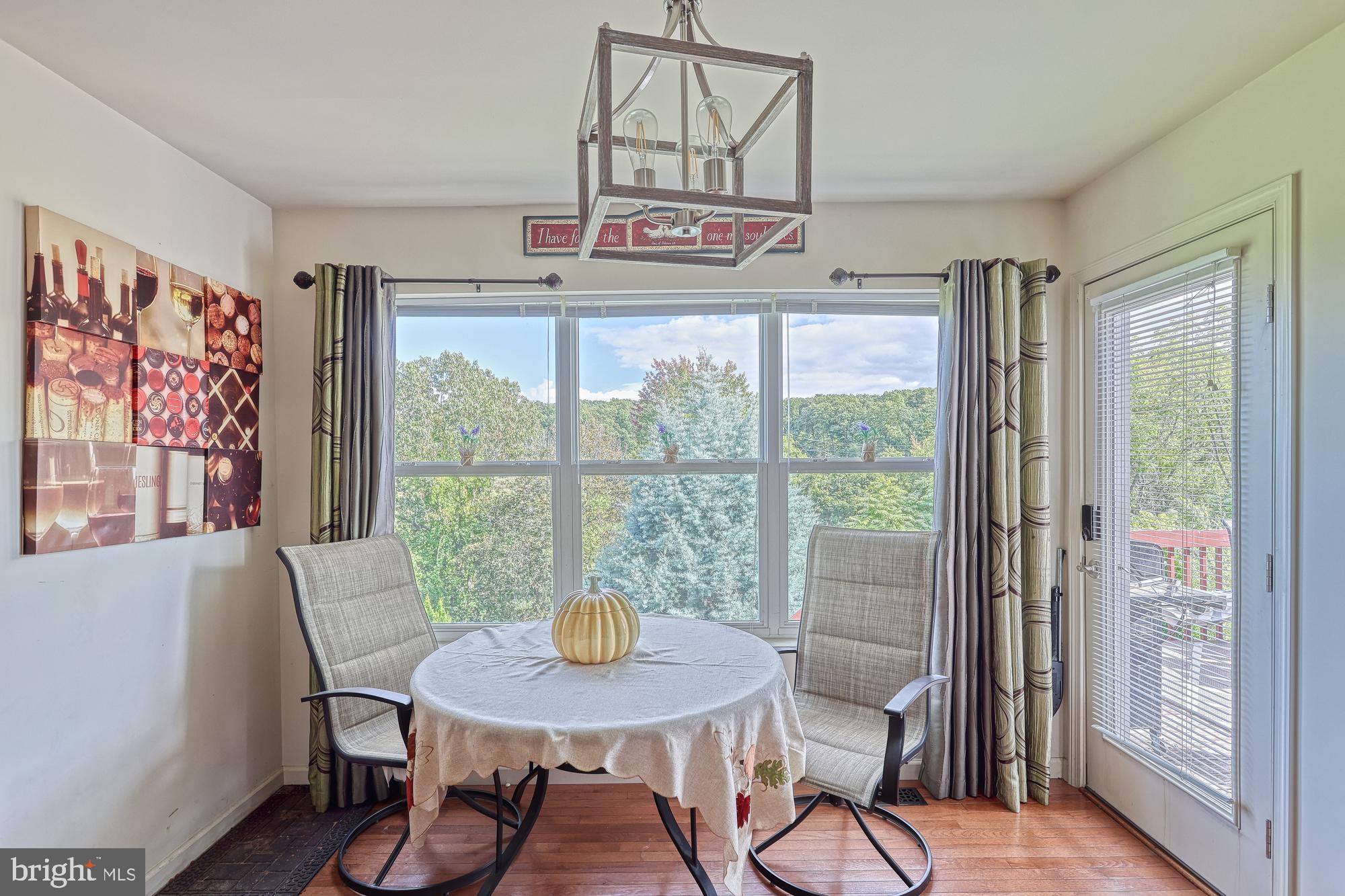 LAUREL VISTAS - Residential