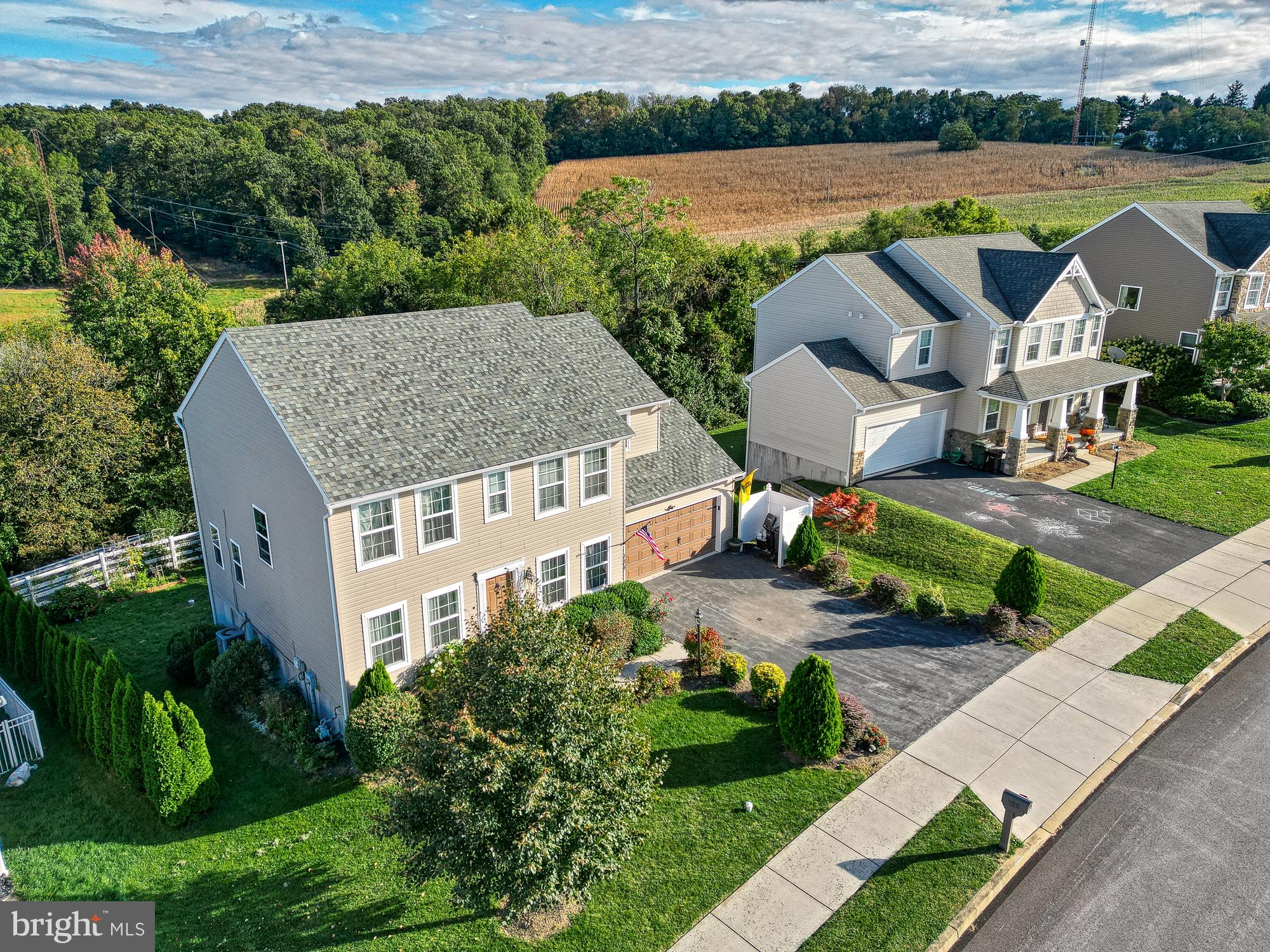 LAUREL VISTAS - Residential
