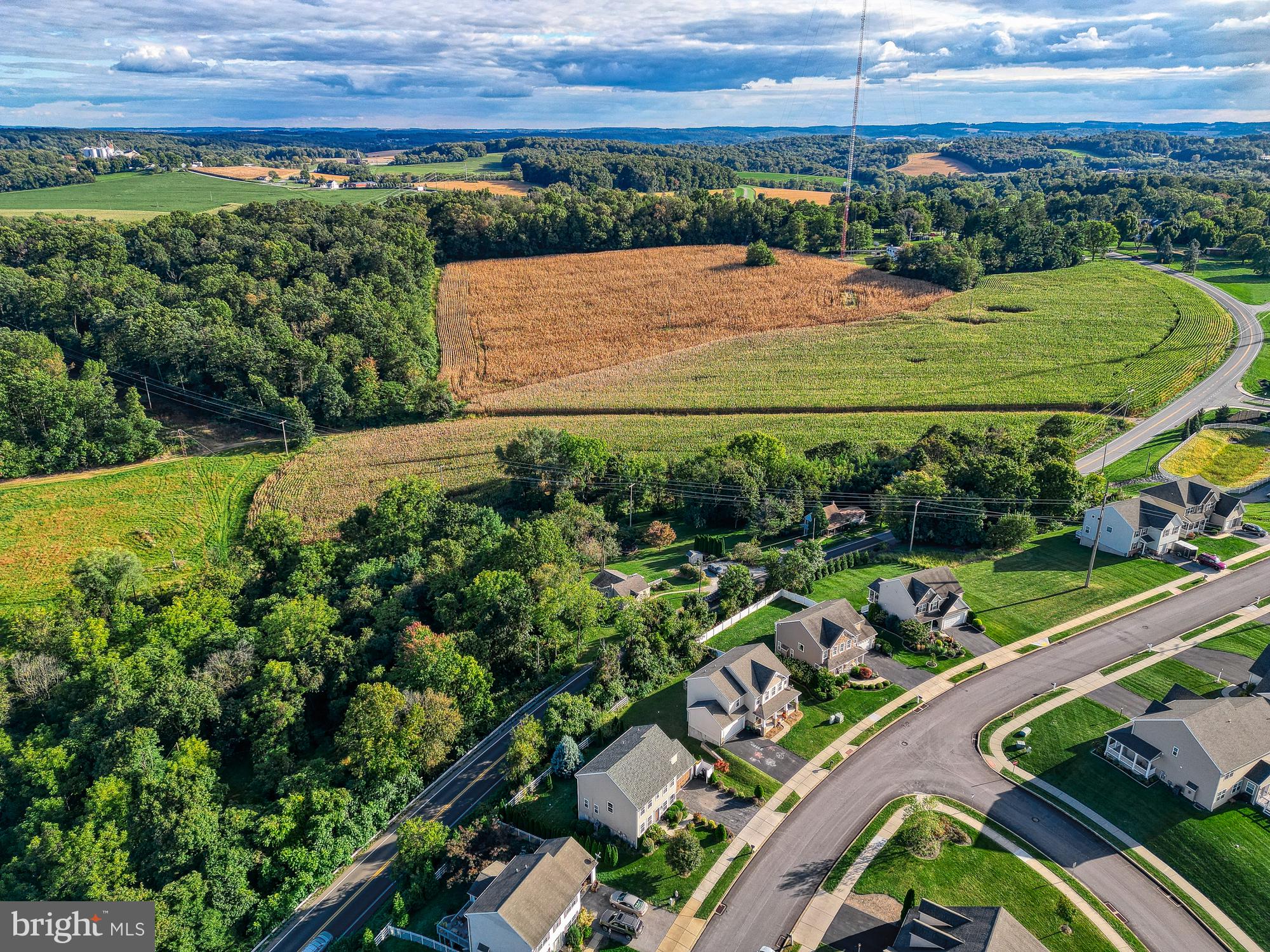 LAUREL VISTAS - Residential