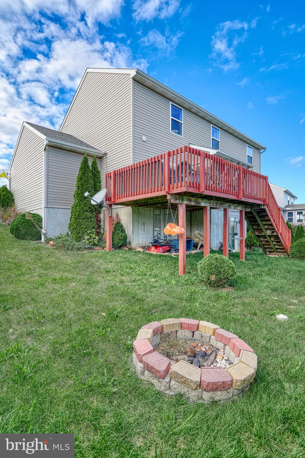 LAUREL VISTAS - Residential