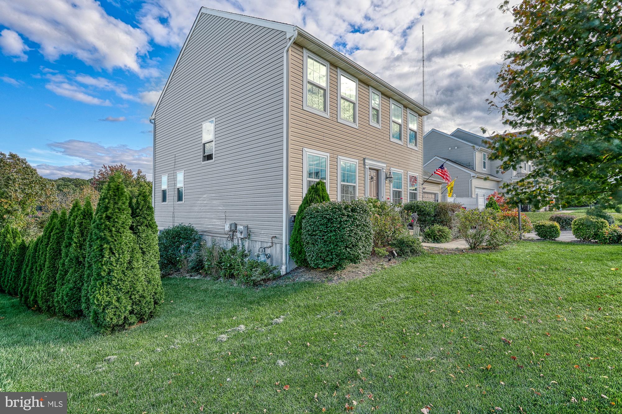 LAUREL VISTAS - Residential