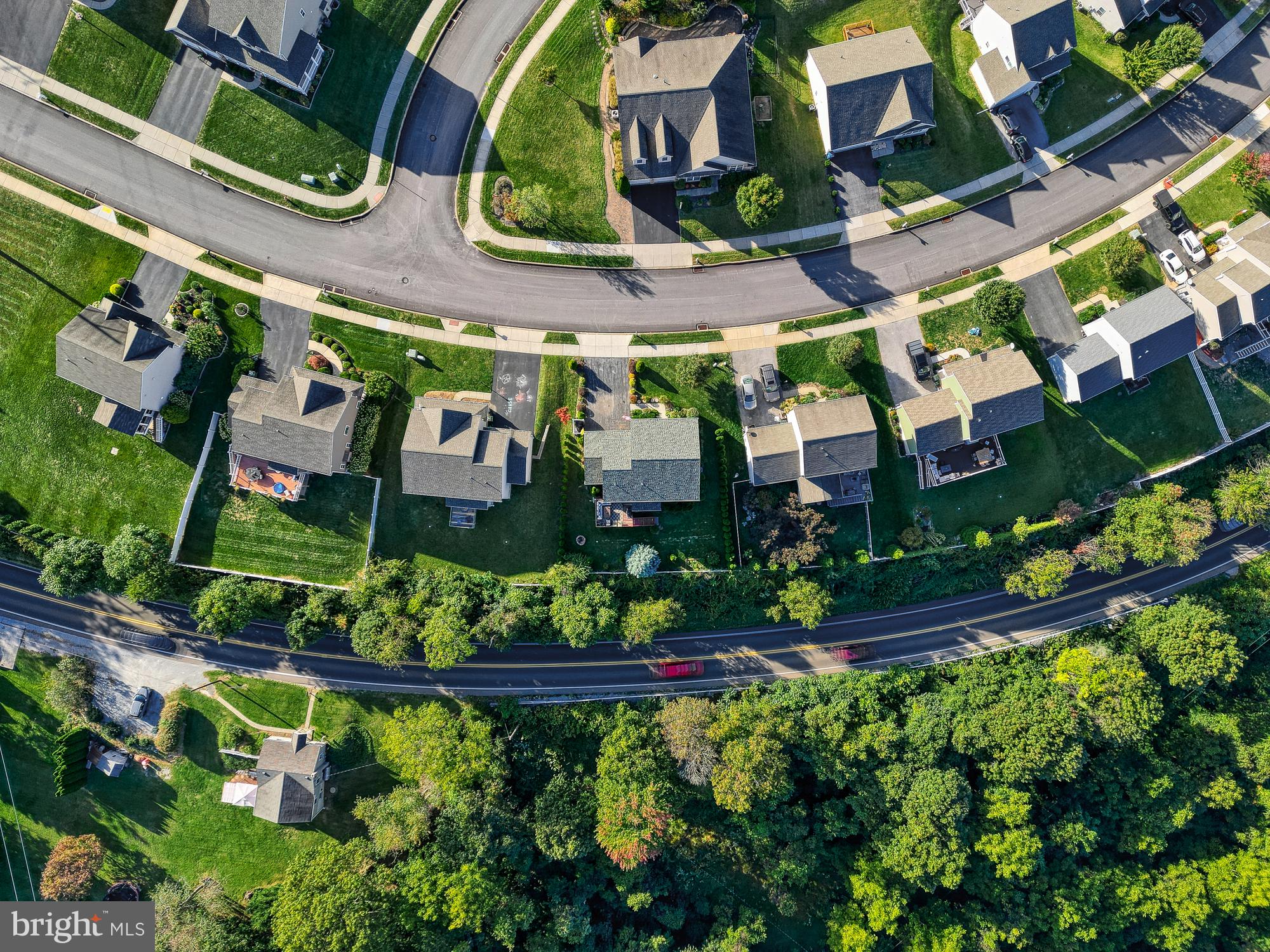 LAUREL VISTAS - Residential