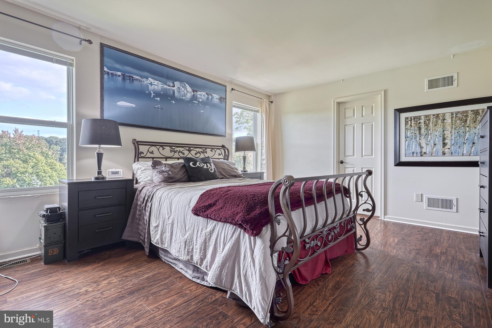 LAUREL VISTAS - Residential