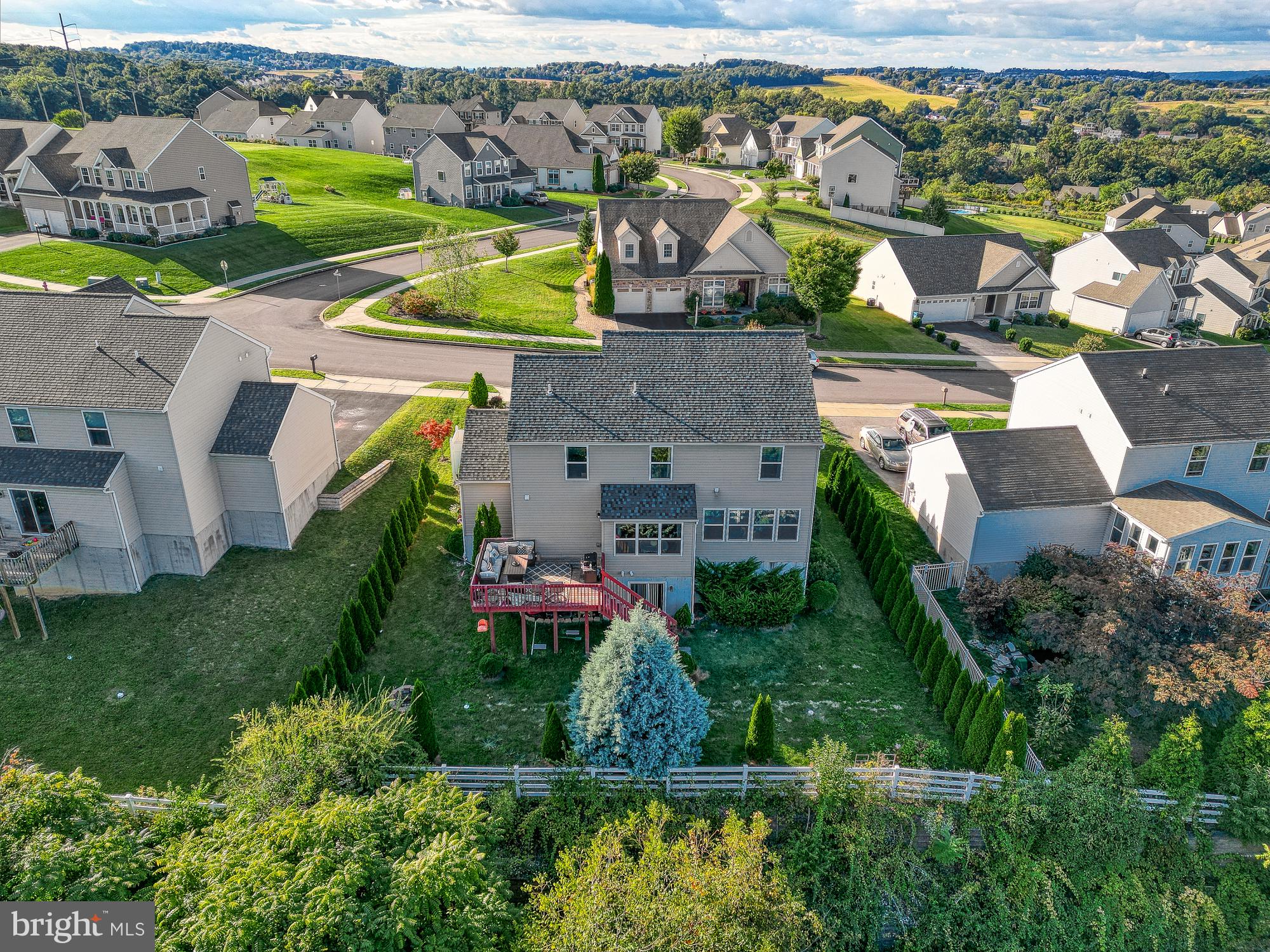 LAUREL VISTAS - Residential
