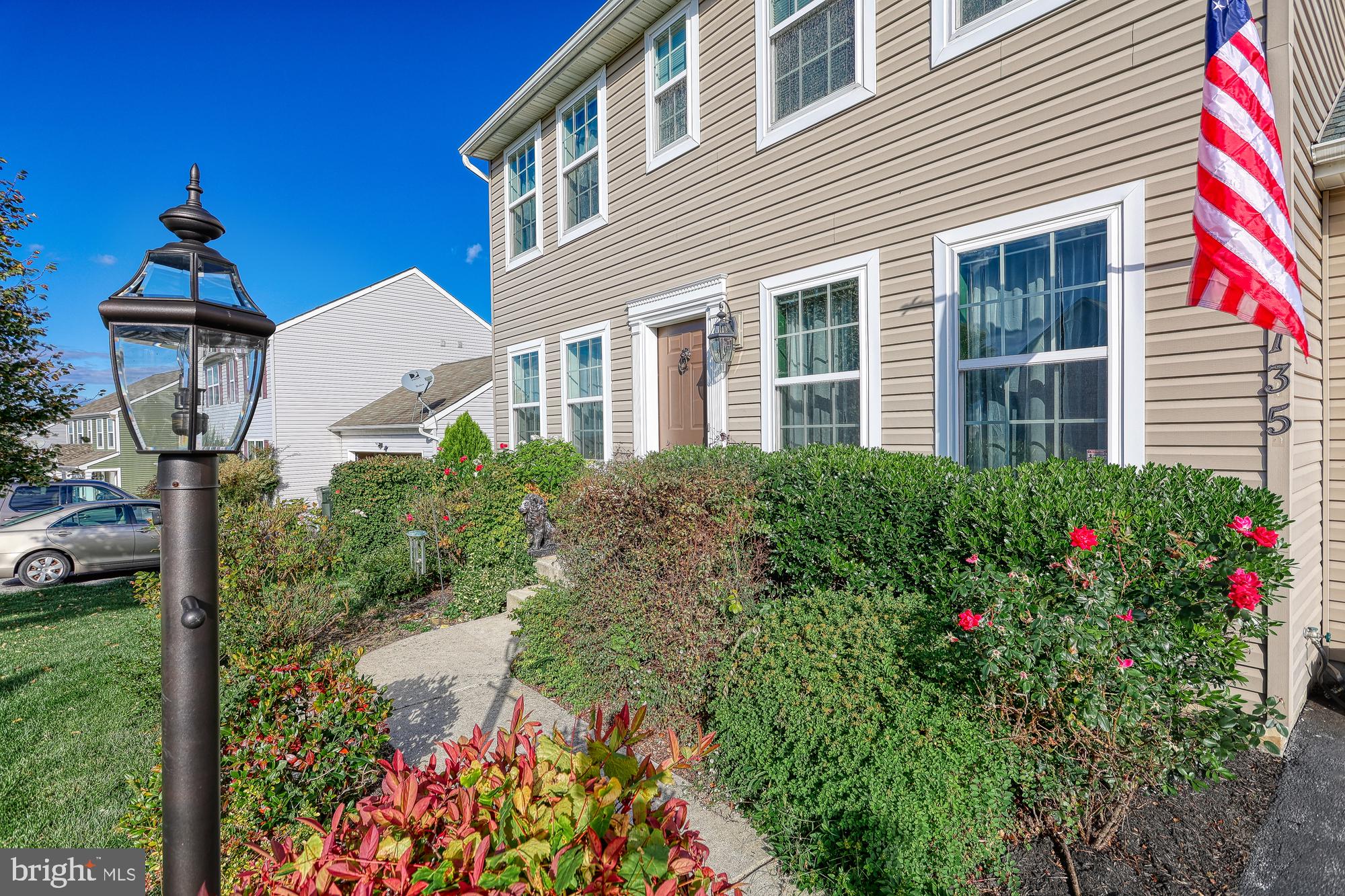 LAUREL VISTAS - Residential