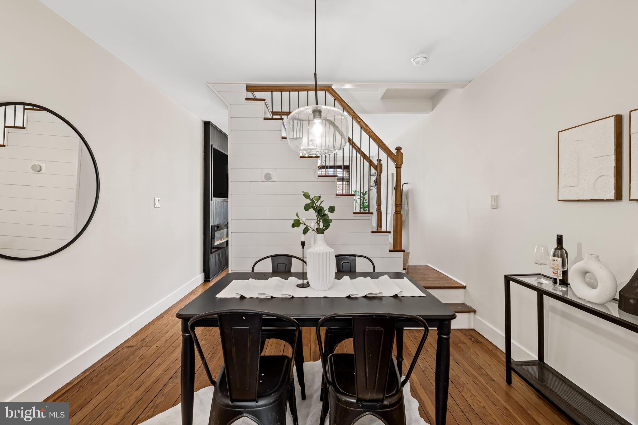 LOCUST POINT - Residential