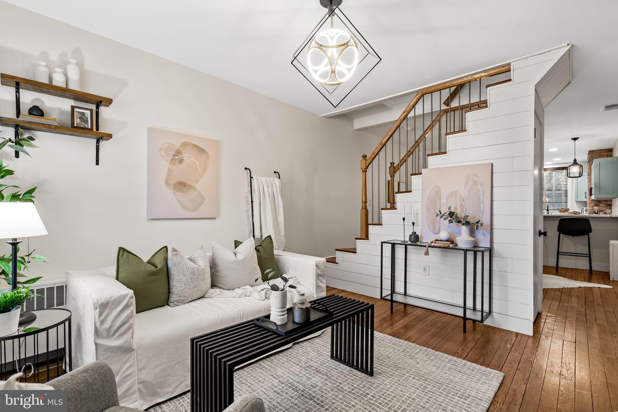 LOCUST POINT - Residential