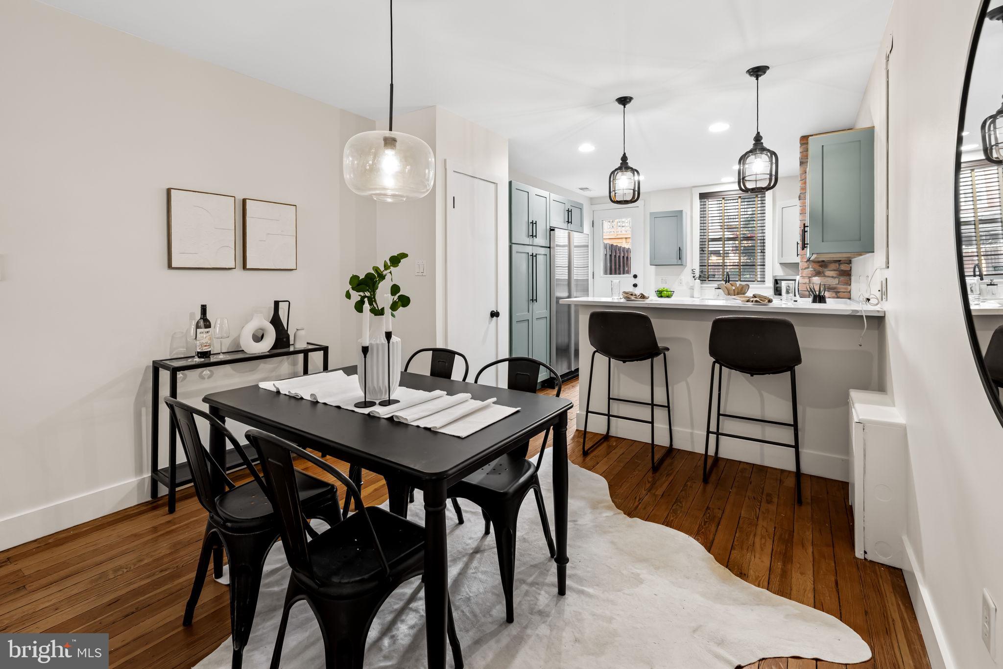 LOCUST POINT - Residential