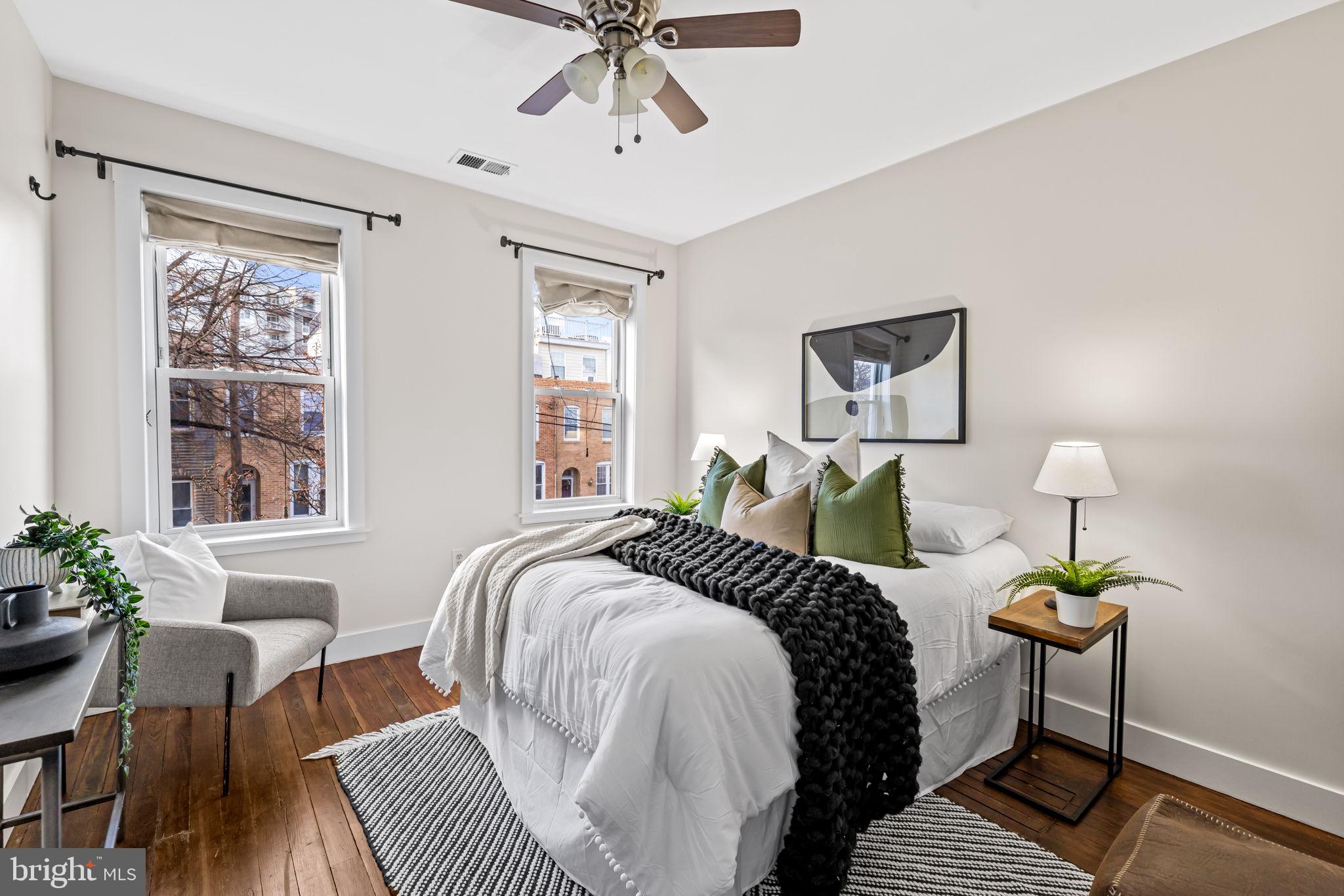 LOCUST POINT - Residential