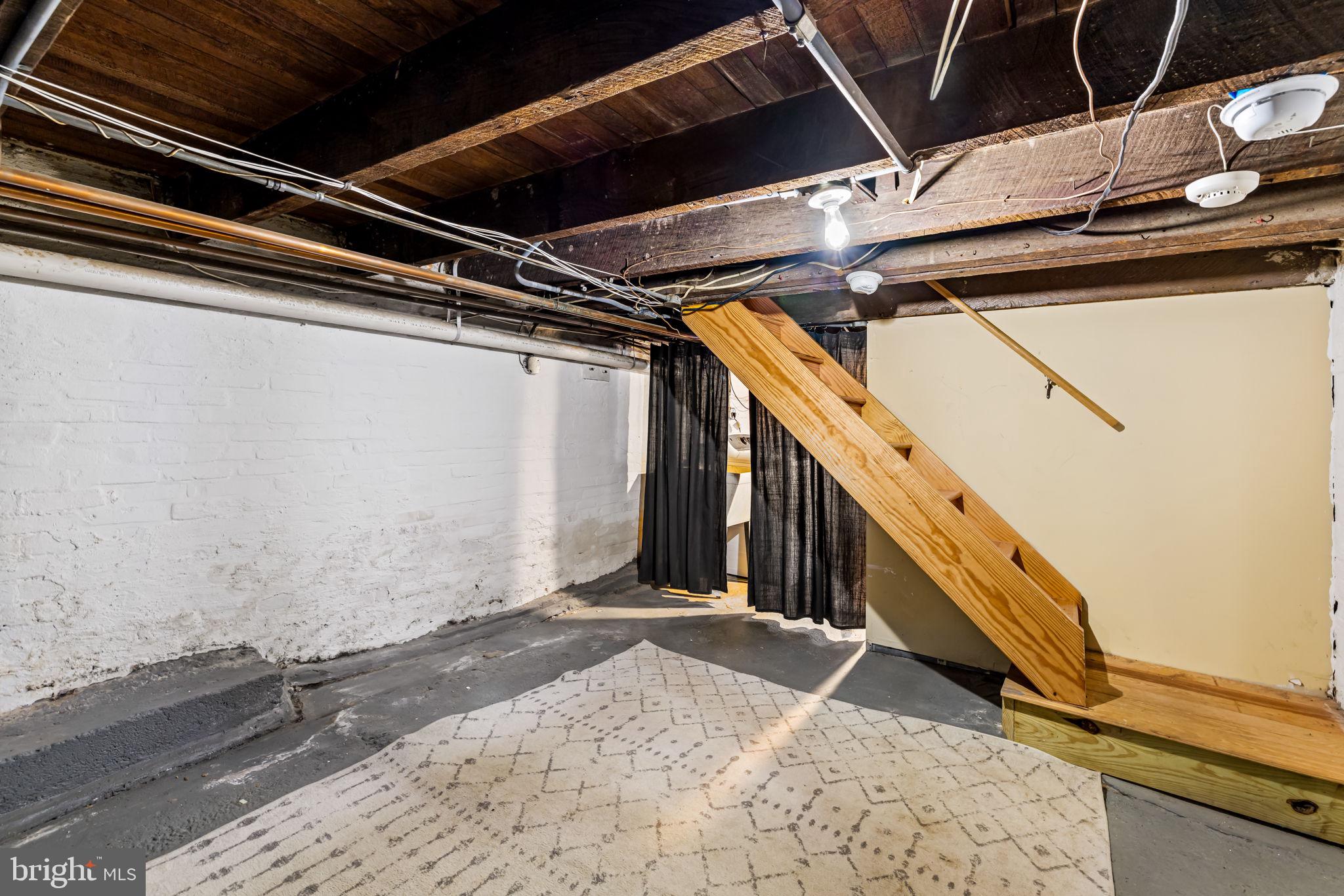 LOCUST POINT - Residential