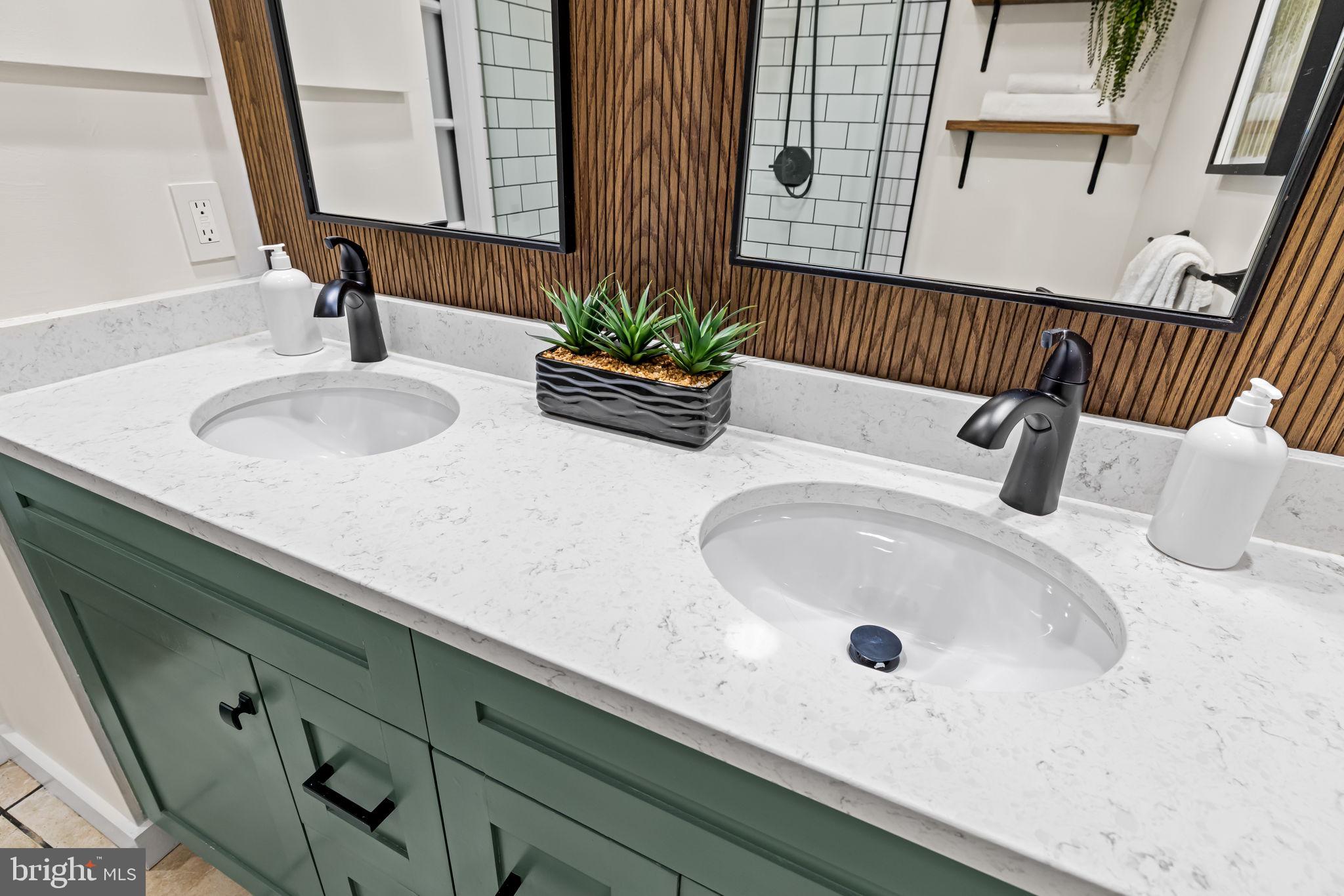 LOCUST POINT - Residential