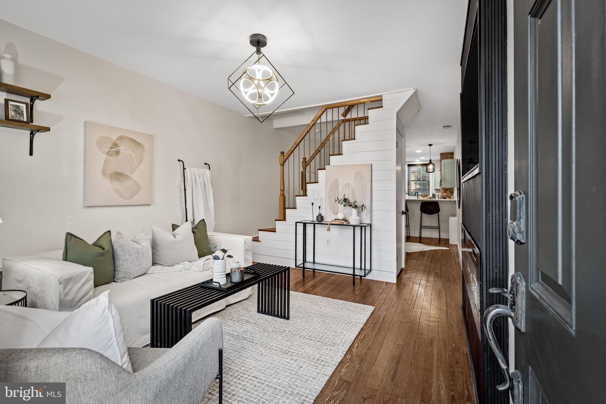 LOCUST POINT - Residential