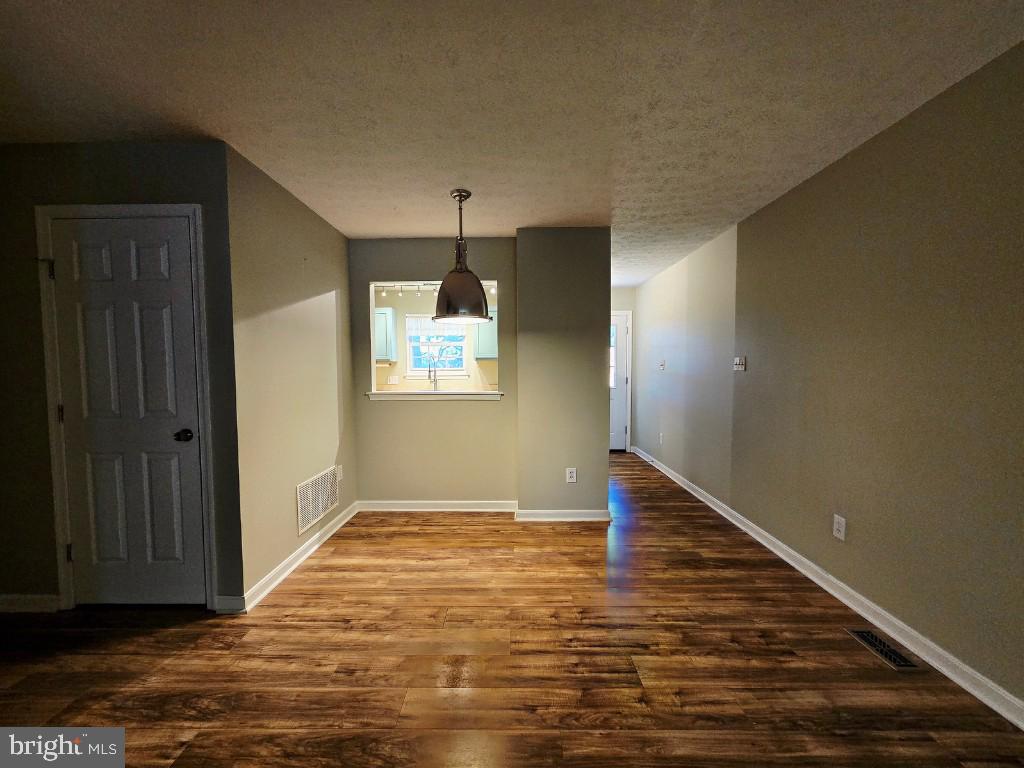 LIMESTONE COURT - Residential Lease