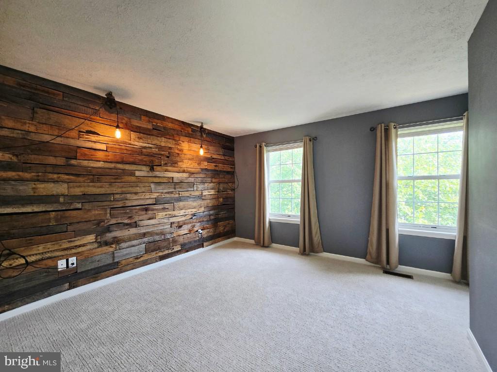 LIMESTONE COURT - Residential Lease