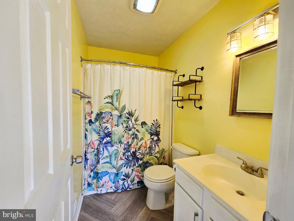 LIMESTONE COURT - Residential Lease