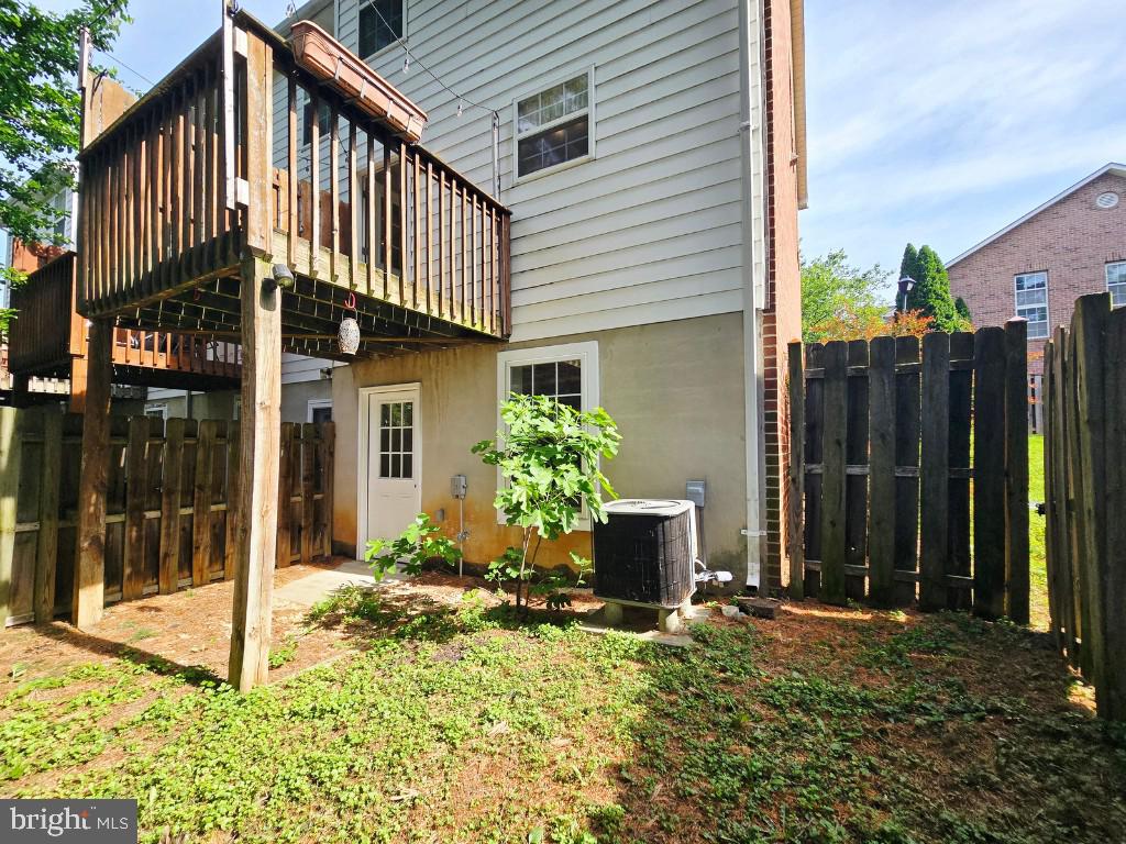 LIMESTONE COURT - Residential Lease